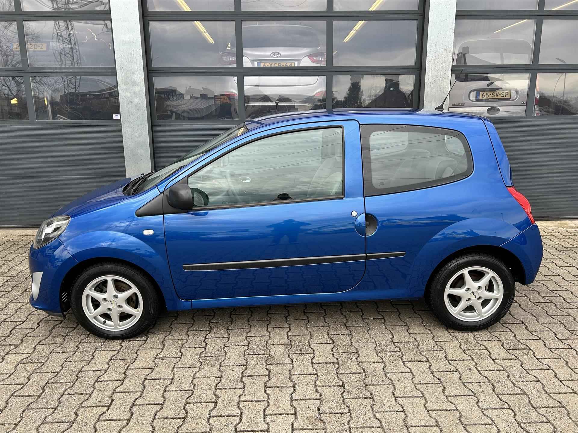 RENAULT Twingo 1.2 16V 75pk Authentique - 2/23