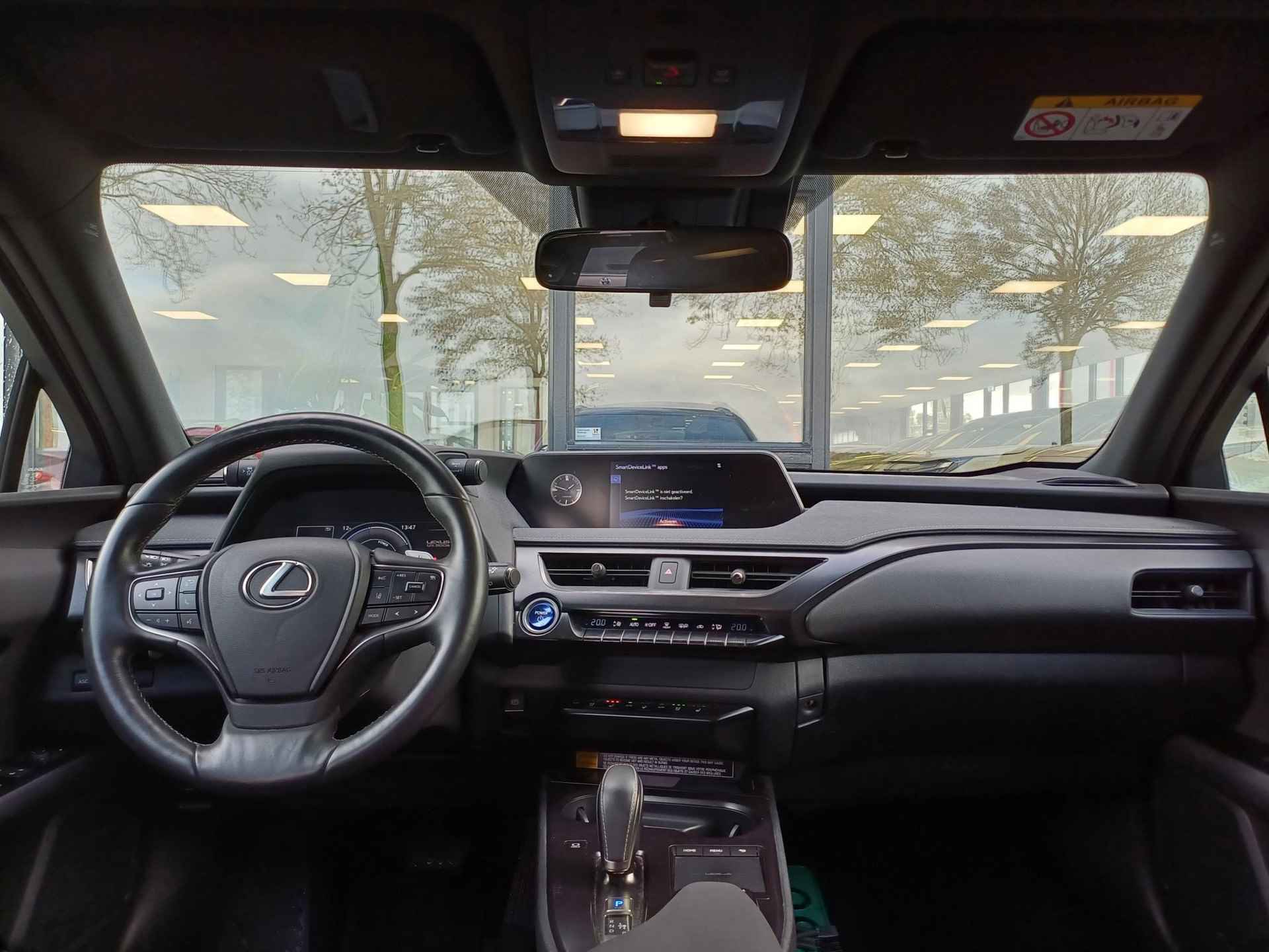 Lexus UX 300e Luxury 54 kWh 204 PK | Stoel- & stuurverwarming | Stoelkoeling | Carplay- Android Auto | Zeer compleet - 2/41