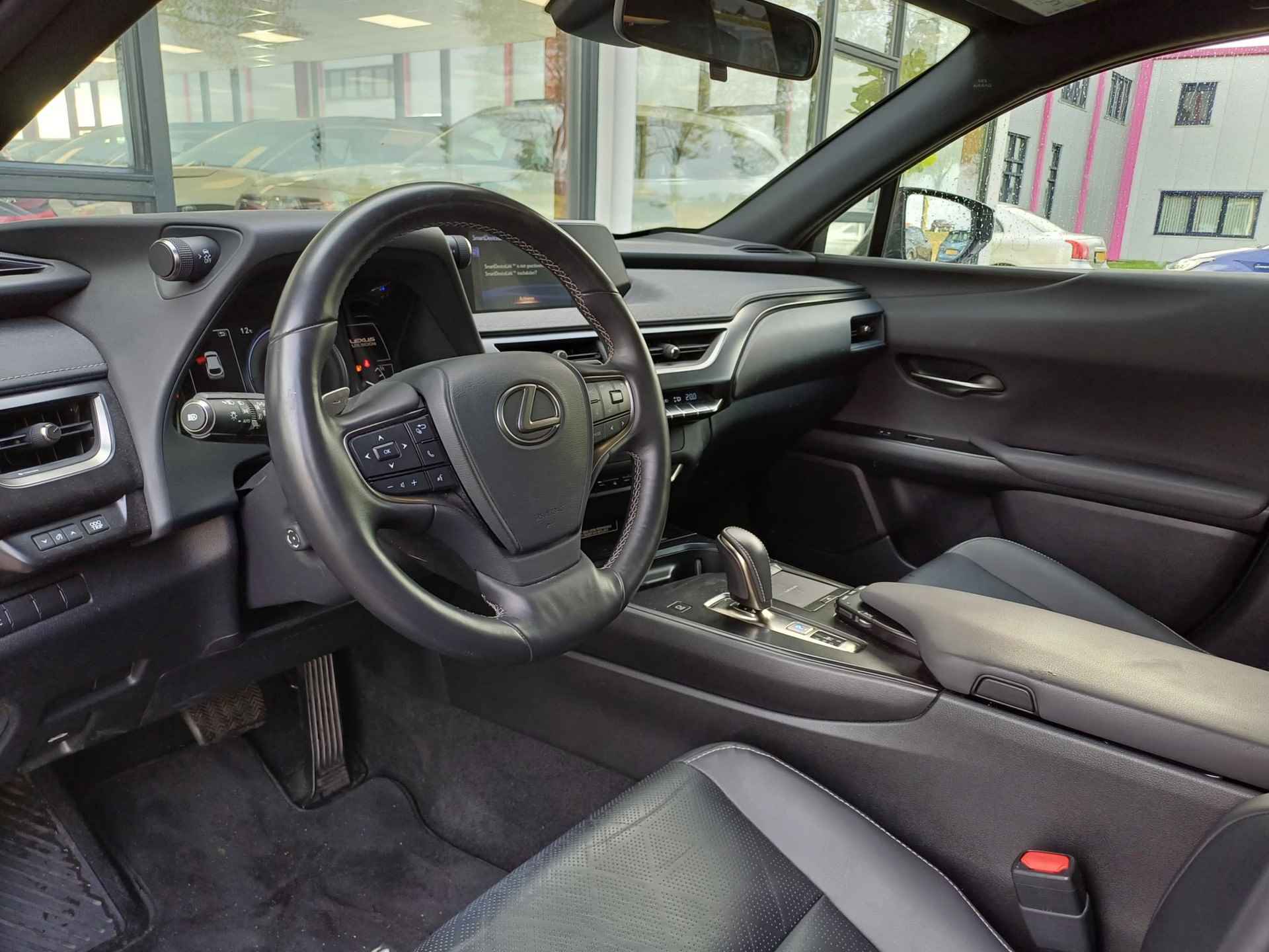 Lexus UX 300e Luxury 54 kWh 204 PK | Stoel- & stuurverwarming | Stoelkoeling | Carplay- Android Auto | Zeer compleet - 14/41