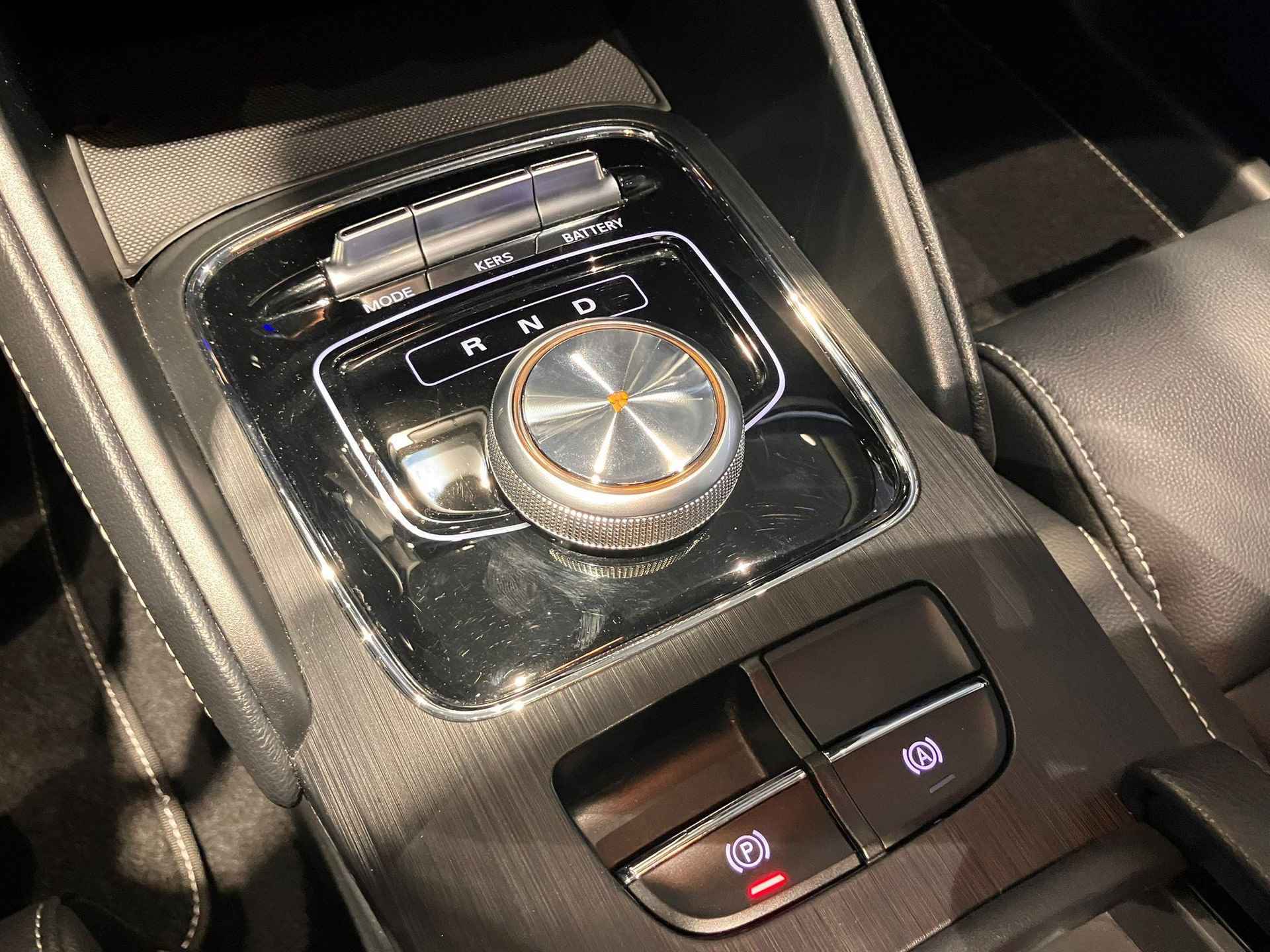 MG ZS EV Luxury 45 kWh | Panoramadak | Camera | Lederen Bekleding | Navigatie | - 19/23