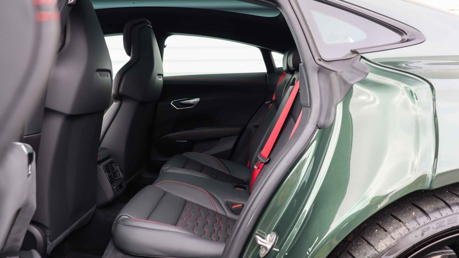 Audi e-tron GT RS | Stoelventilatie | B&O | RS Design | Head-up | Night Vision | Glazen dak - 32/36