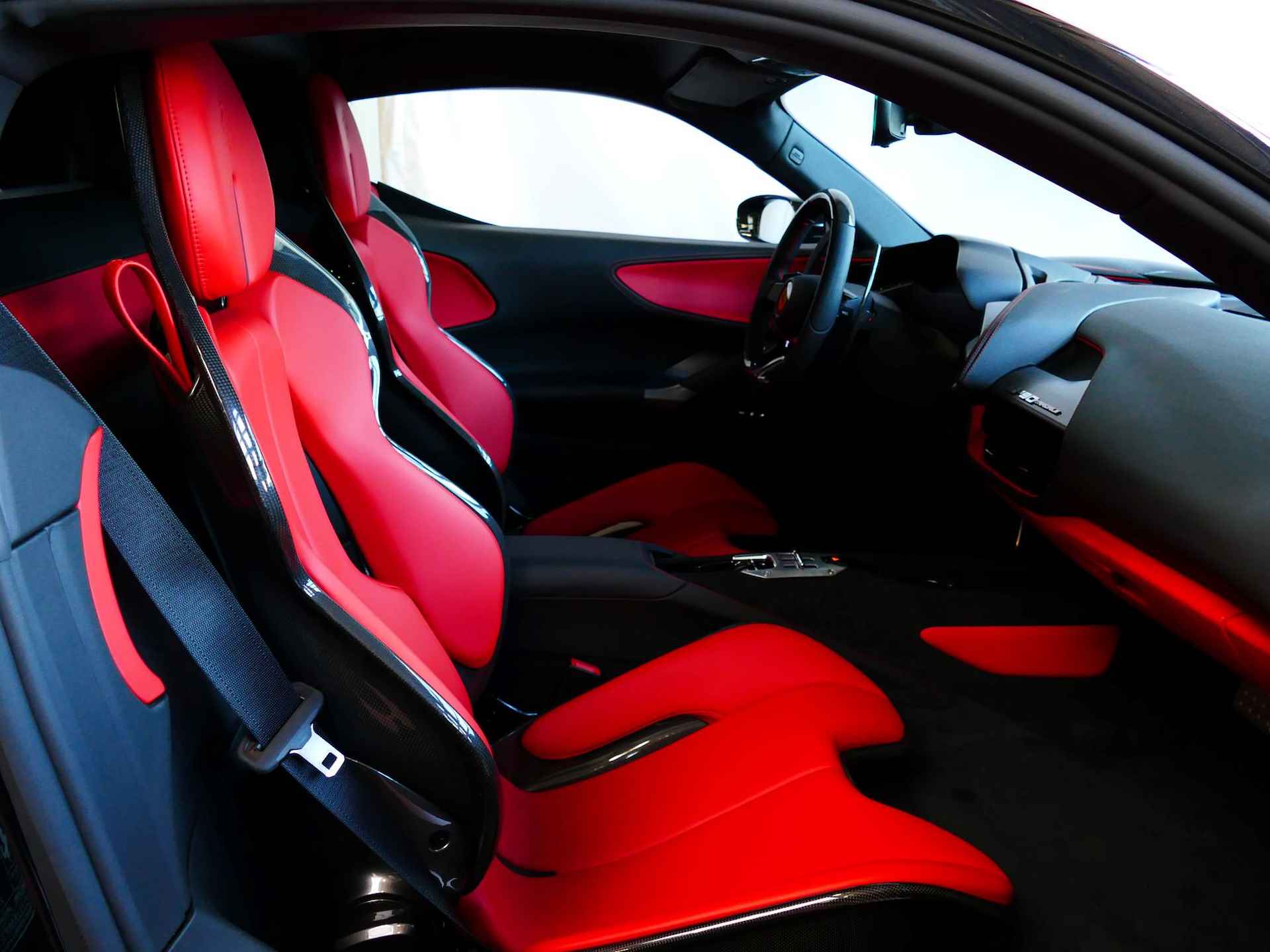 Ferrari SF90 Stradale 4.0 V8 1000 PK PHEV CARBON SEATS/STUUR LIFT CARPLAY AFS CAMERA - 31/72