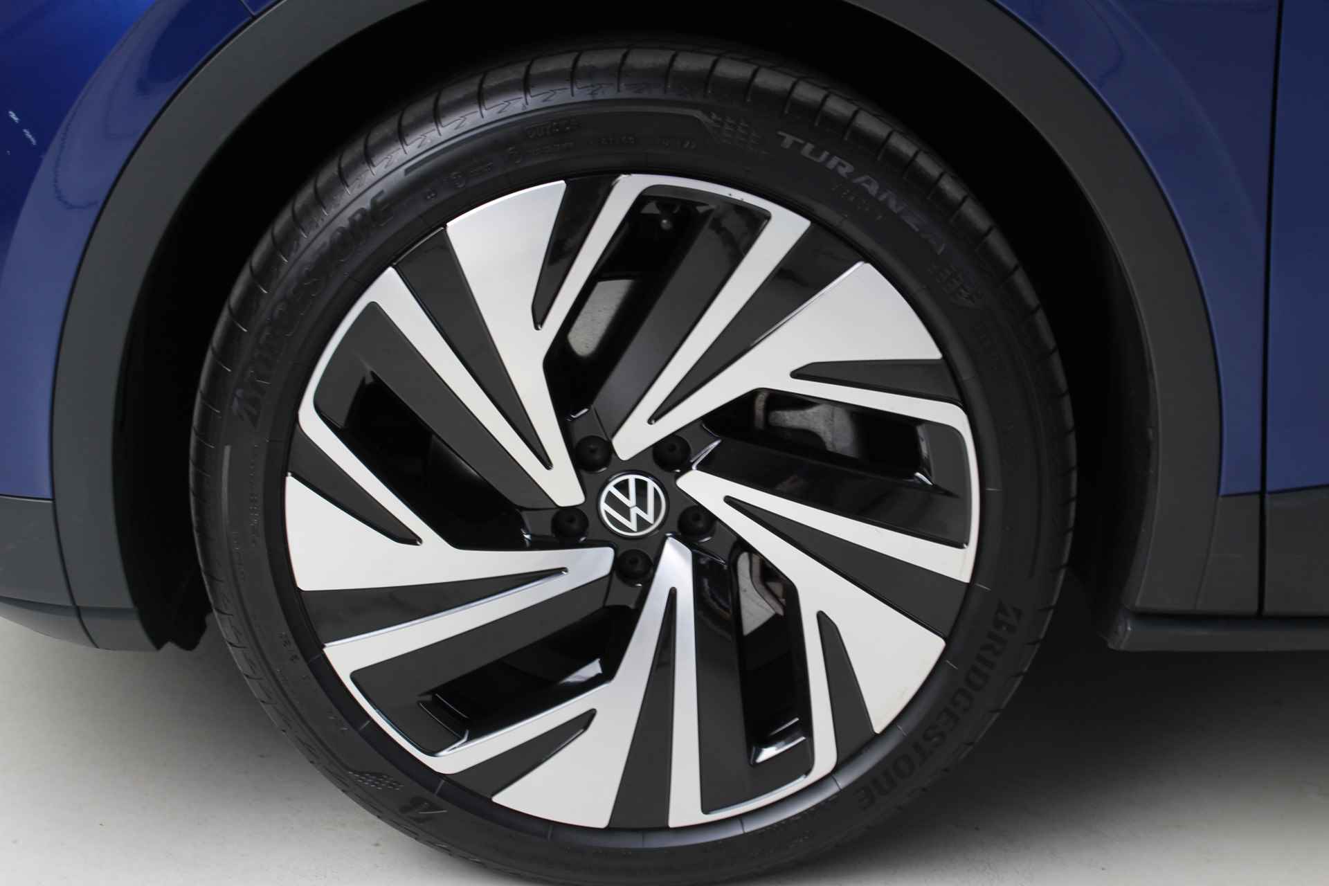 Volkswagen ID.4 1st MAX 77 kWh 204PK 8% Bijtelling Panoramadak | IQ-Light | Head Up Display  | 360 Camera | Warmtepomp | Side Assist . - 20/34