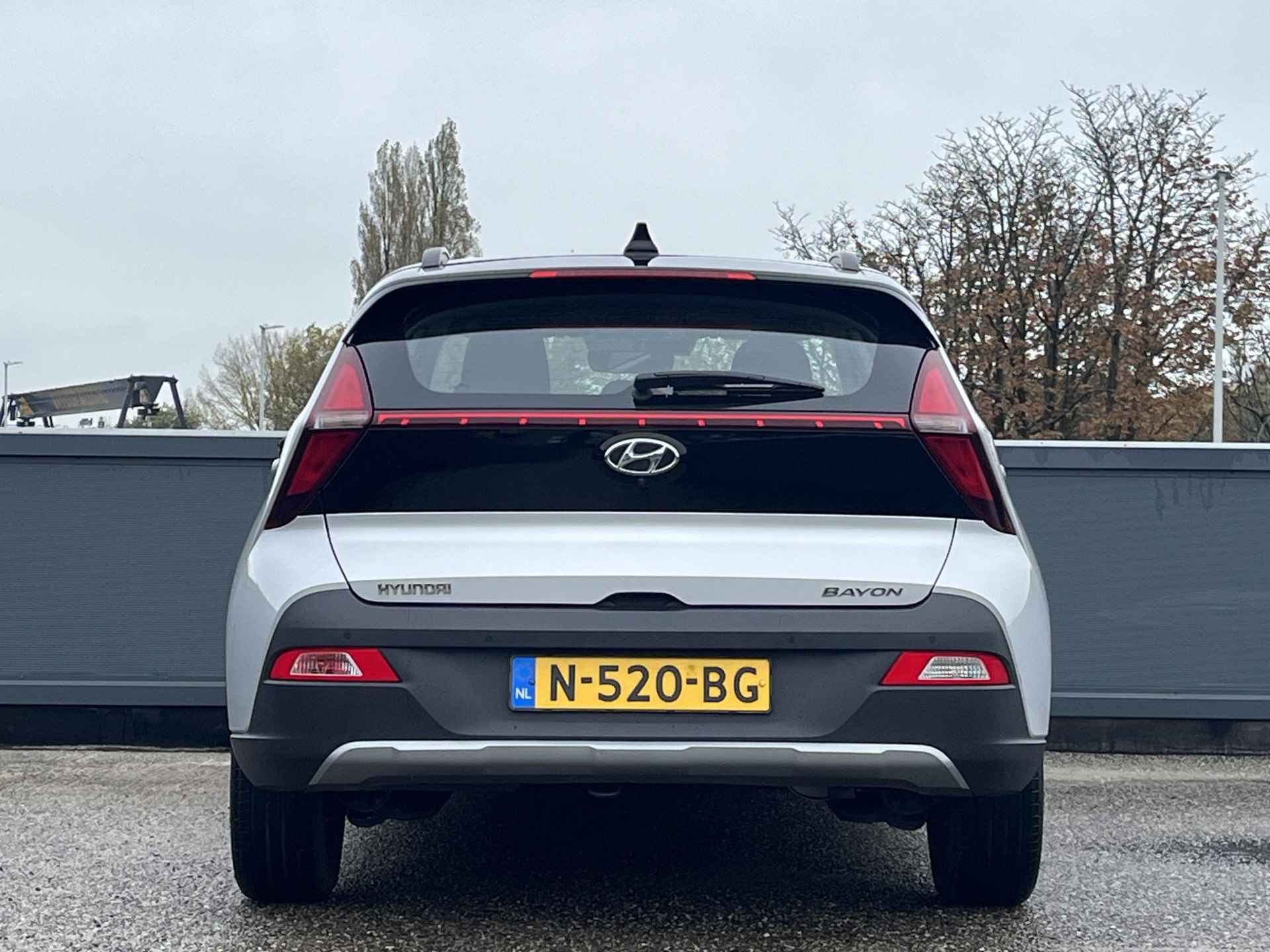 Hyundai Bayon 1.0 T-GDI 100 PK Comfort Smart | Ingebouwde navigatie & smartphone integratie| Contrasterende dakkleur | Hoge instap SUV | - 5/51