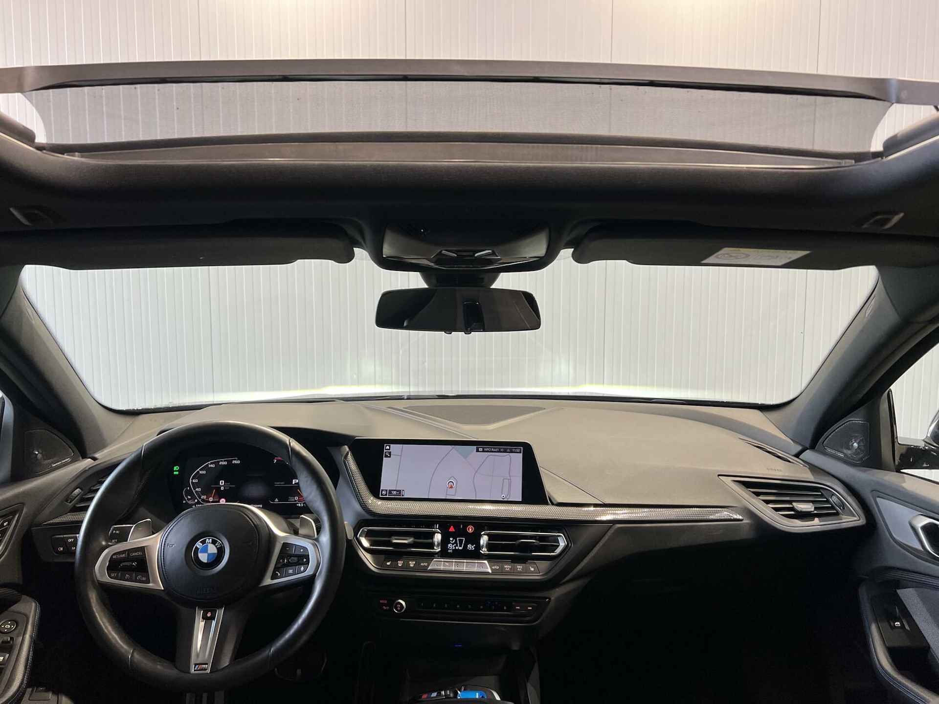 BMW 1-serie M135i xDrive High Executive|PANO|HEAD-UP|H&K|19' - 17/53