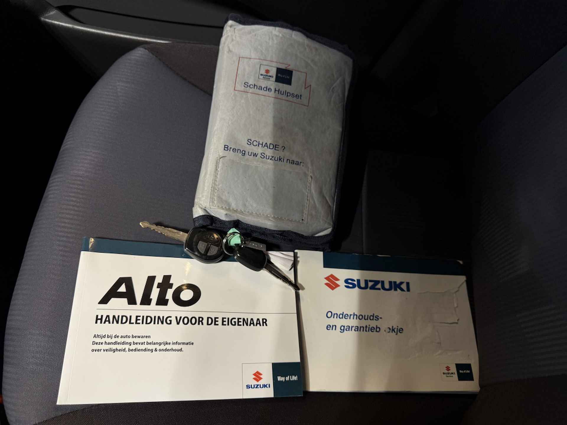 Suzuki Alto WEINIG KM'S Airco Parrot hands 1.0 Comfort 5-deurs - 16/19