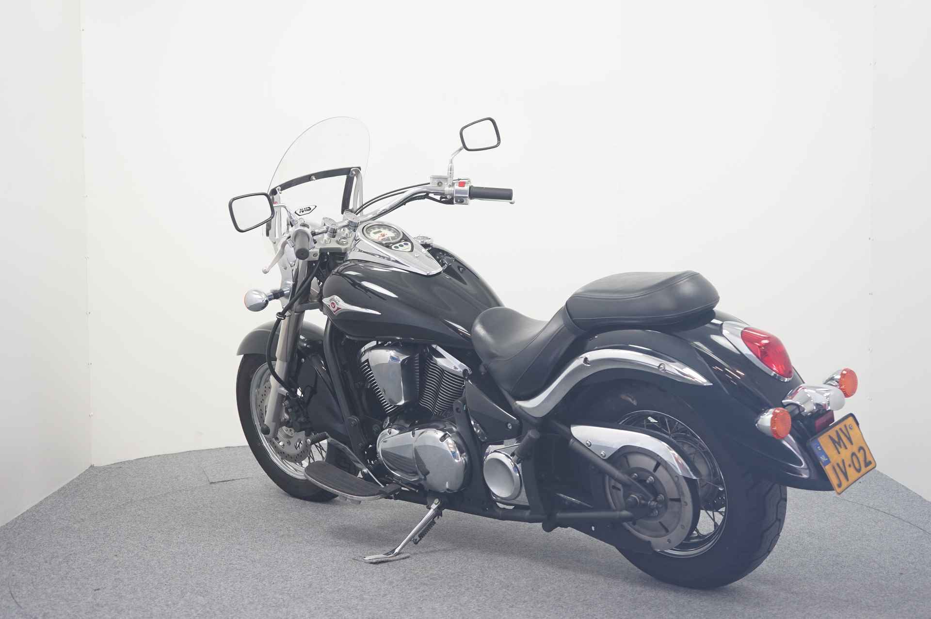 Kawasaki VN 900 CLASSIC - 6/12