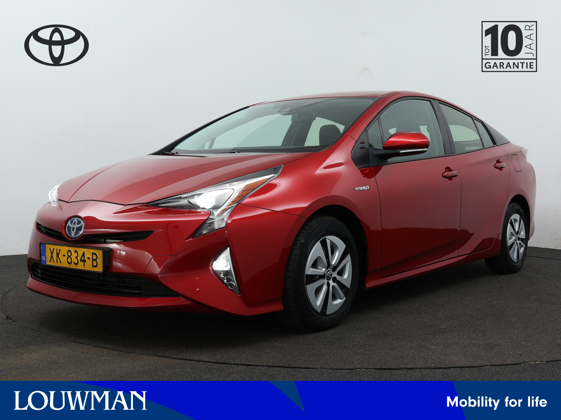 Toyota Prius 1.8 Hybrid Dynamic | Trekhaak | Navigatie | Head-up Display | Parkeersensoren |