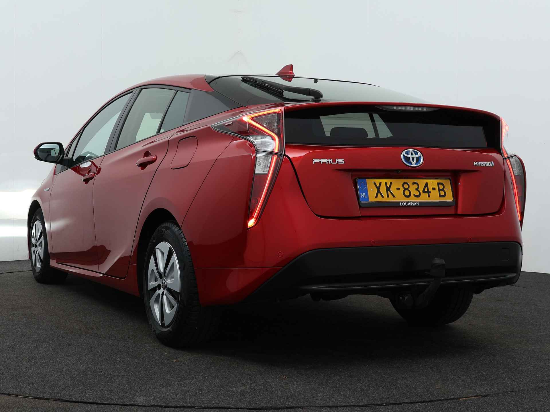 Toyota Prius 1.8 Hybrid Dynamic | Trekhaak | Navigatie | Head-up Display | Parkeersensoren | - 14/40