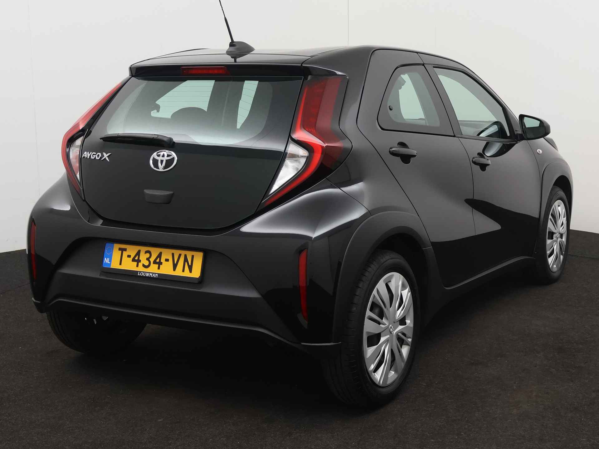 Toyota Aygo X 1.0 VVT-i MT play | Apple CarPlay / Android Auto | Achteruitrijcamera | Adaptive Cruise Control | Rijstrooksensor | Metaalkleur | - 18/38