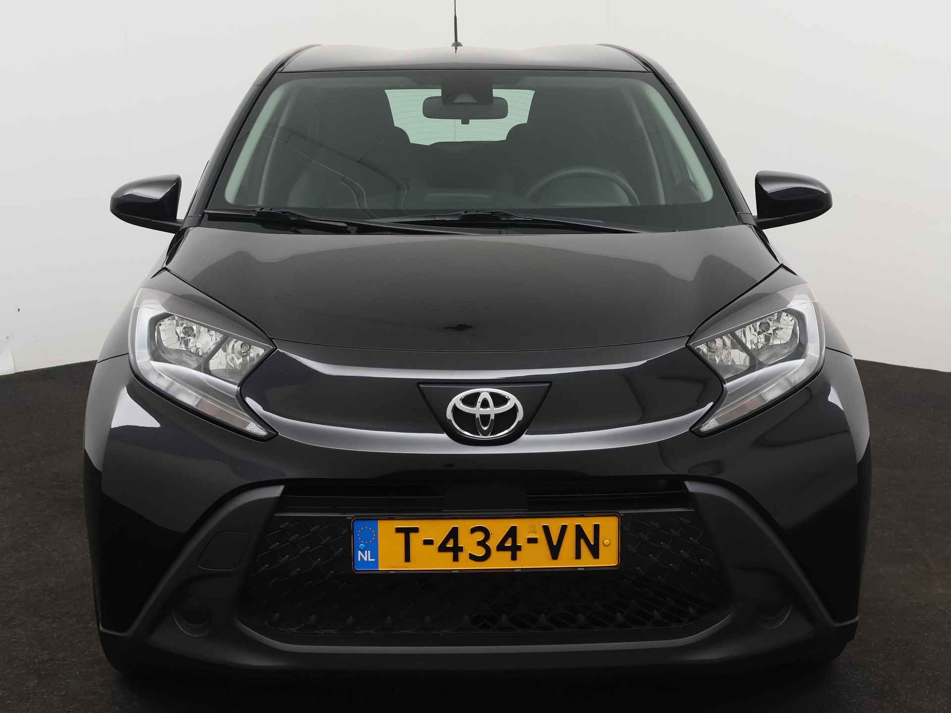 Toyota Aygo X 1.0 VVT-i MT play | Apple CarPlay / Android Auto | Achteruitrijcamera | Adaptive Cruise Control | Rijstrooksensor | Metaalkleur | - 25/38