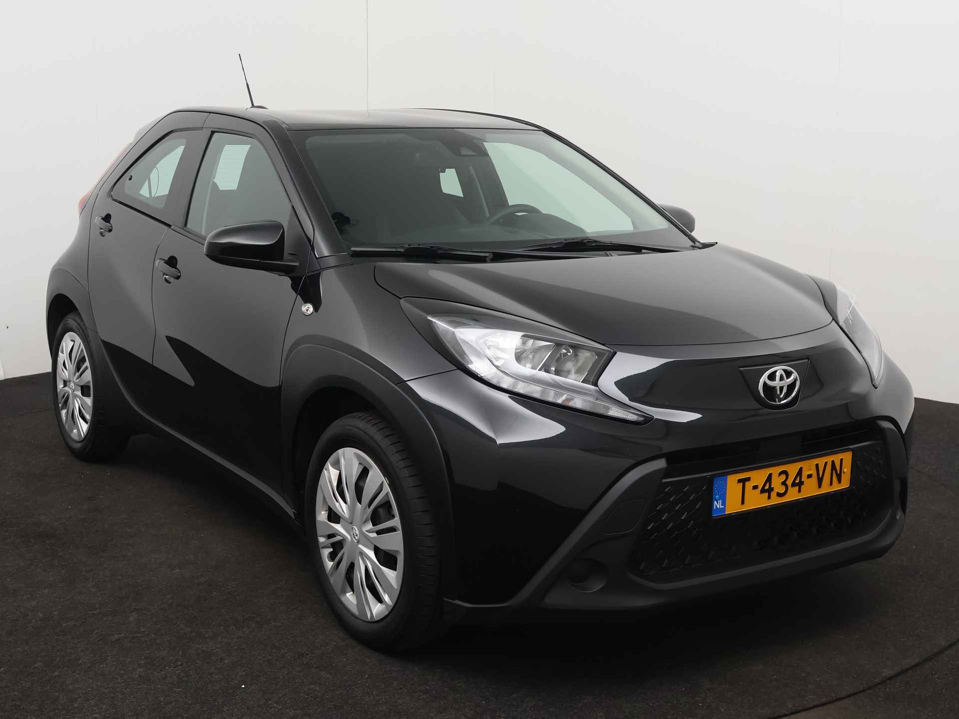 Toyota Aygo X 1.0 VVT-i MT play | Apple CarPlay / Android Auto | Achteruitrijcamera | Adaptive Cruise Control | Rijstrooksensor | Metaalkleur | - 26/38