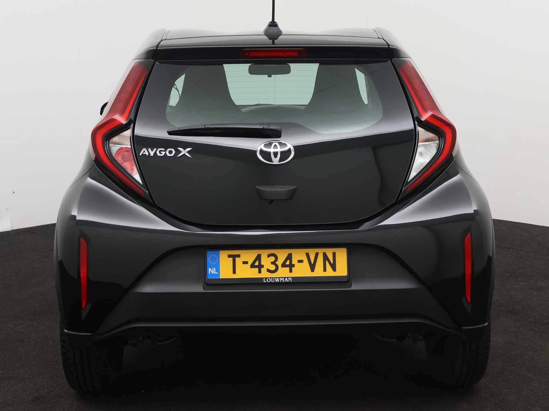 Toyota Aygo X 1.0 VVT-i MT play | Apple CarPlay / Android Auto | Achteruitrijcamera | Adaptive Cruise Control | Rijstrooksensor | Metaalkleur | - 27/38