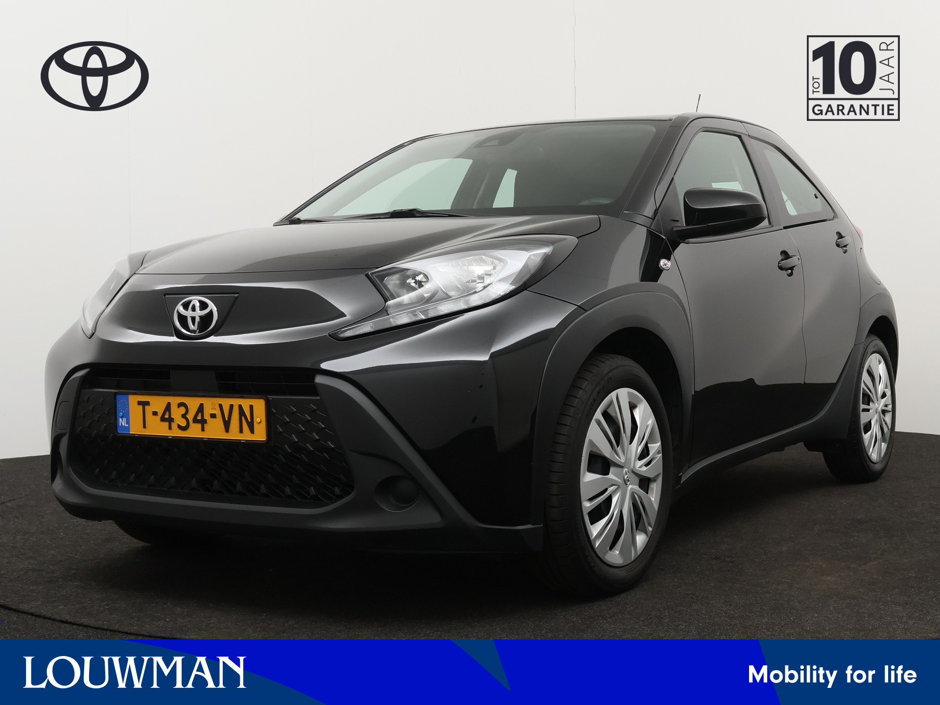 Toyota Aygo X 1.0 VVT-i MT play | Apple CarPlay / Android Auto | Achteruitrijcamera | Adaptive Cruise Control | Rijstrooksensor | Metaalkleur |