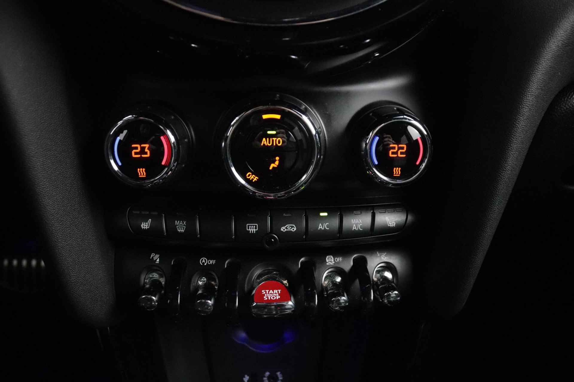 Mini Cooper S 2.0  Kings Cross JCW | Leder | Head-Up Display | Harman Kardon Audio | Stoelverwarming | - 9/57