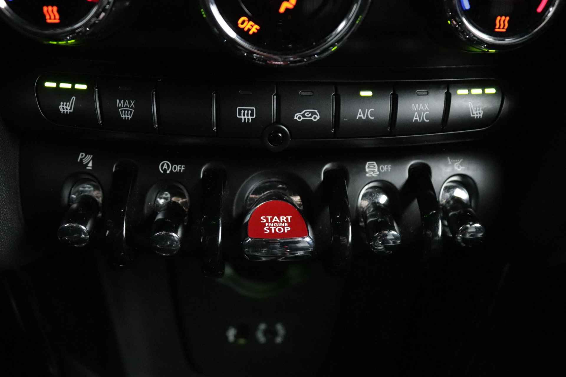 Mini Cooper S 2.0  Kings Cross JCW | Leder | Head-Up Display | Harman Kardon Audio | Stoelverwarming | - 22/57