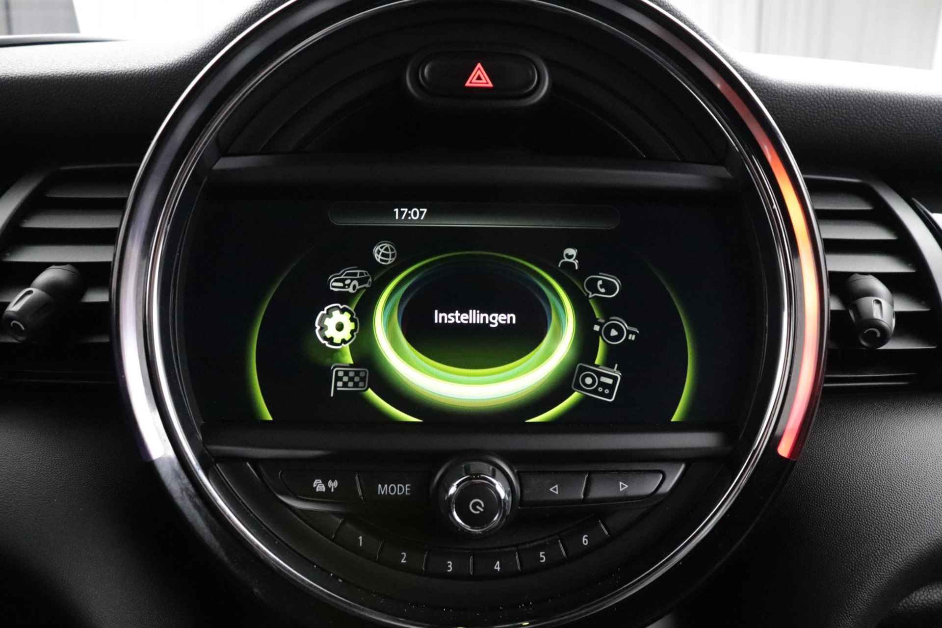 Mini Cooper S 2.0  Kings Cross JCW | Leder | Head-Up Display | Harman Kardon Audio | Stoelverwarming | - 34/57