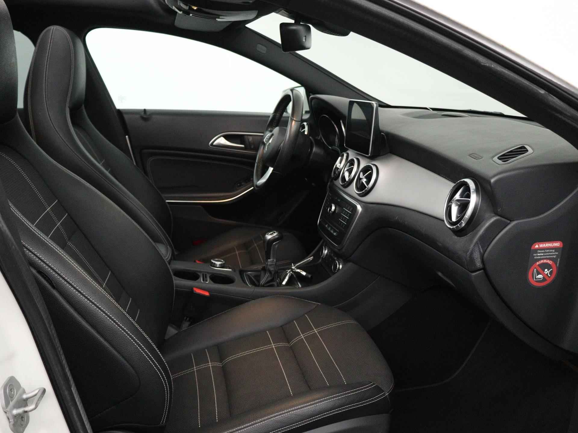 Mercedes-Benz CLA-klasse 200 Prestige | Panorama dak | Stoelverwarming - 3/20