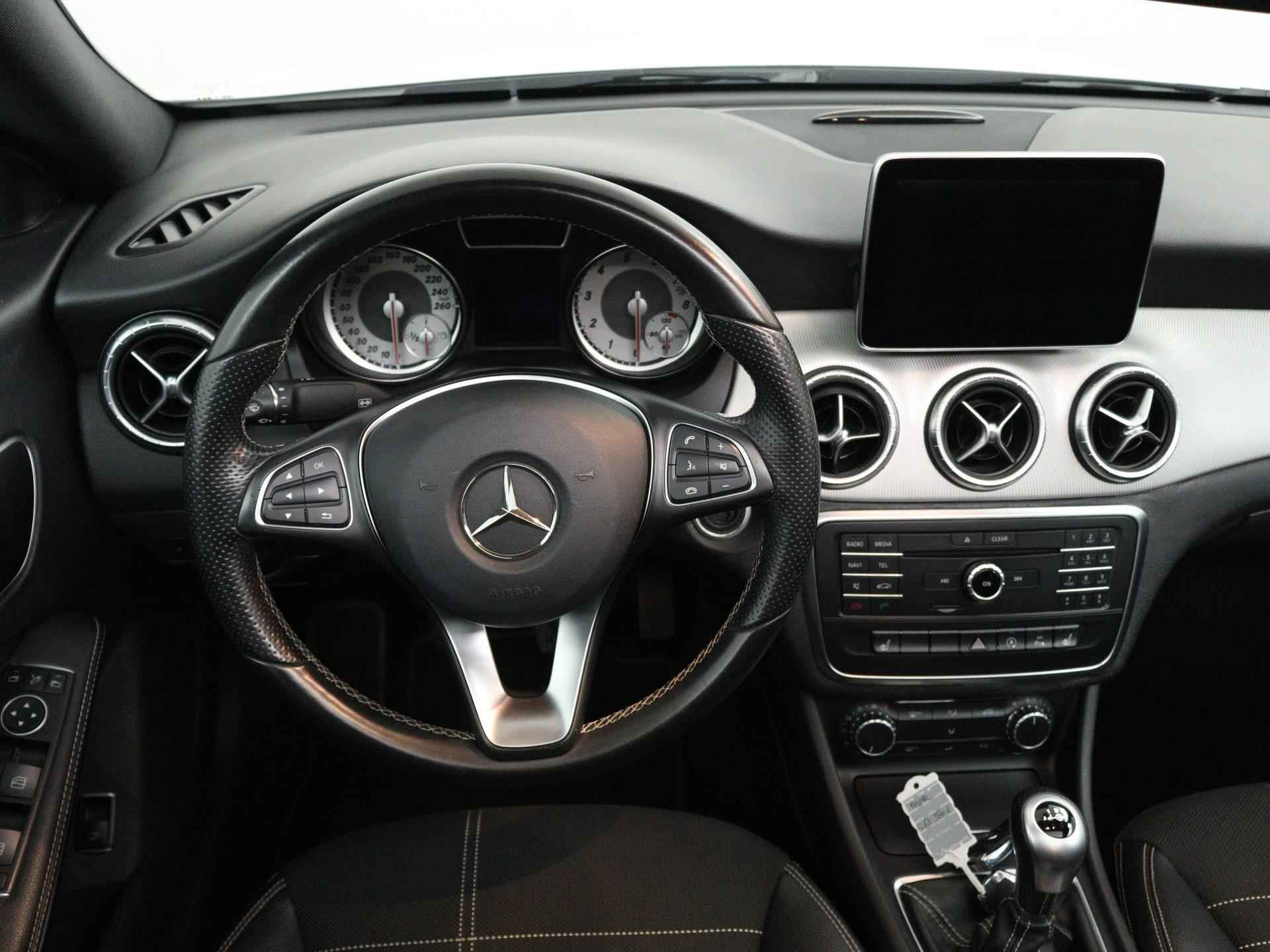 Mercedes-Benz CLA-klasse 200 Prestige | Panorama dak | Stoelverwarming - 19/20