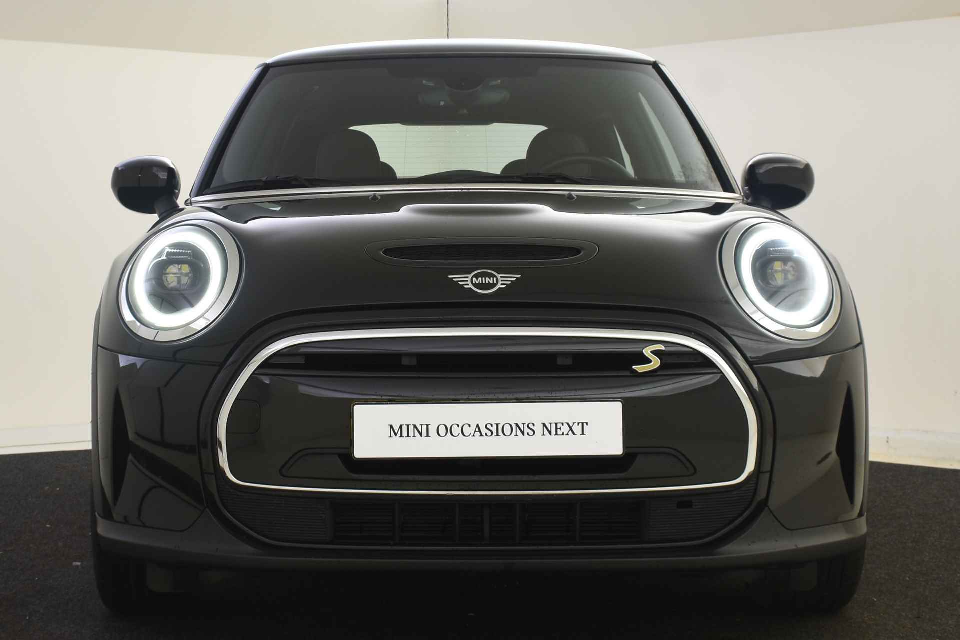 MINI Electric Classic 33 kWh / Sportstoelen / LED / Head-Up / Cruise Control / PDC achter / Navigatie - 22/45