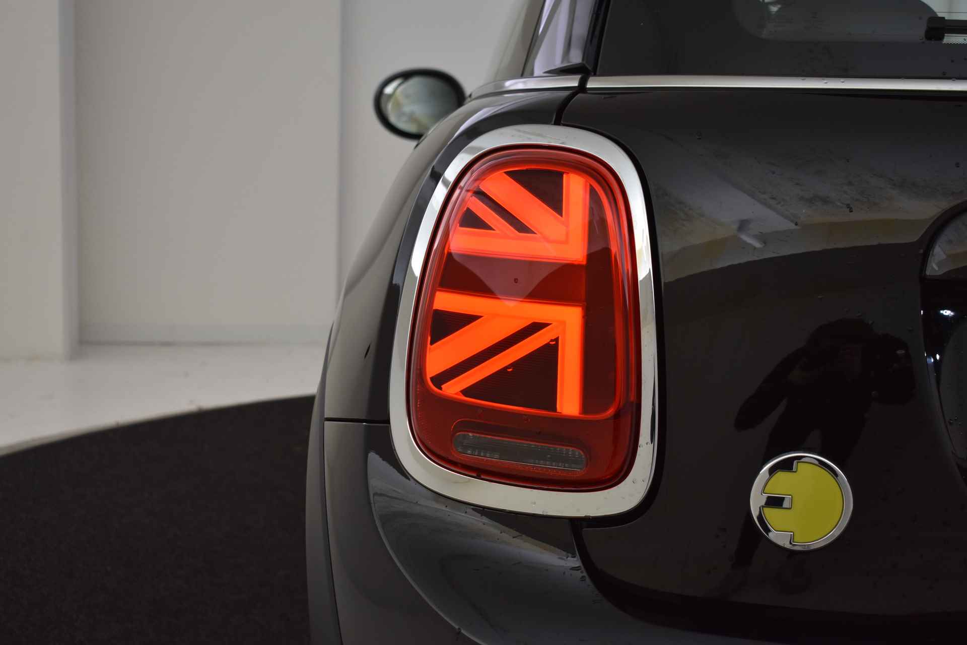 MINI Electric Classic 33 kWh / Sportstoelen / LED / Head-Up / Cruise Control / PDC achter / Navigatie - 45/45