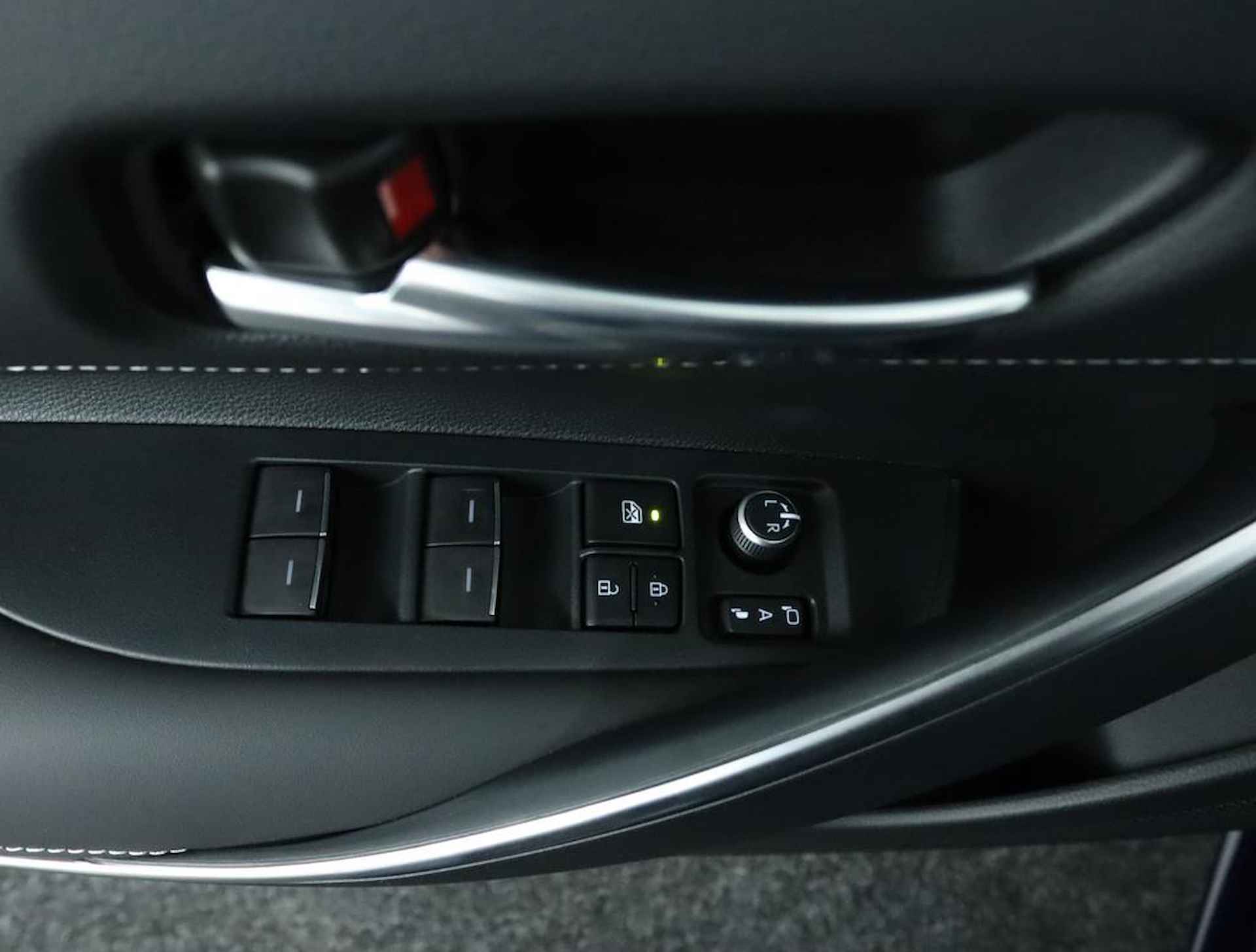 Suzuki Swace 1.8 Hybrid Style | Automaat | LED verlichting | Stuurverwarming | Parkeersensoren V+A | Smart Entry | Draadloze telefoonoplader | Suzuki Safety System | - 27/54