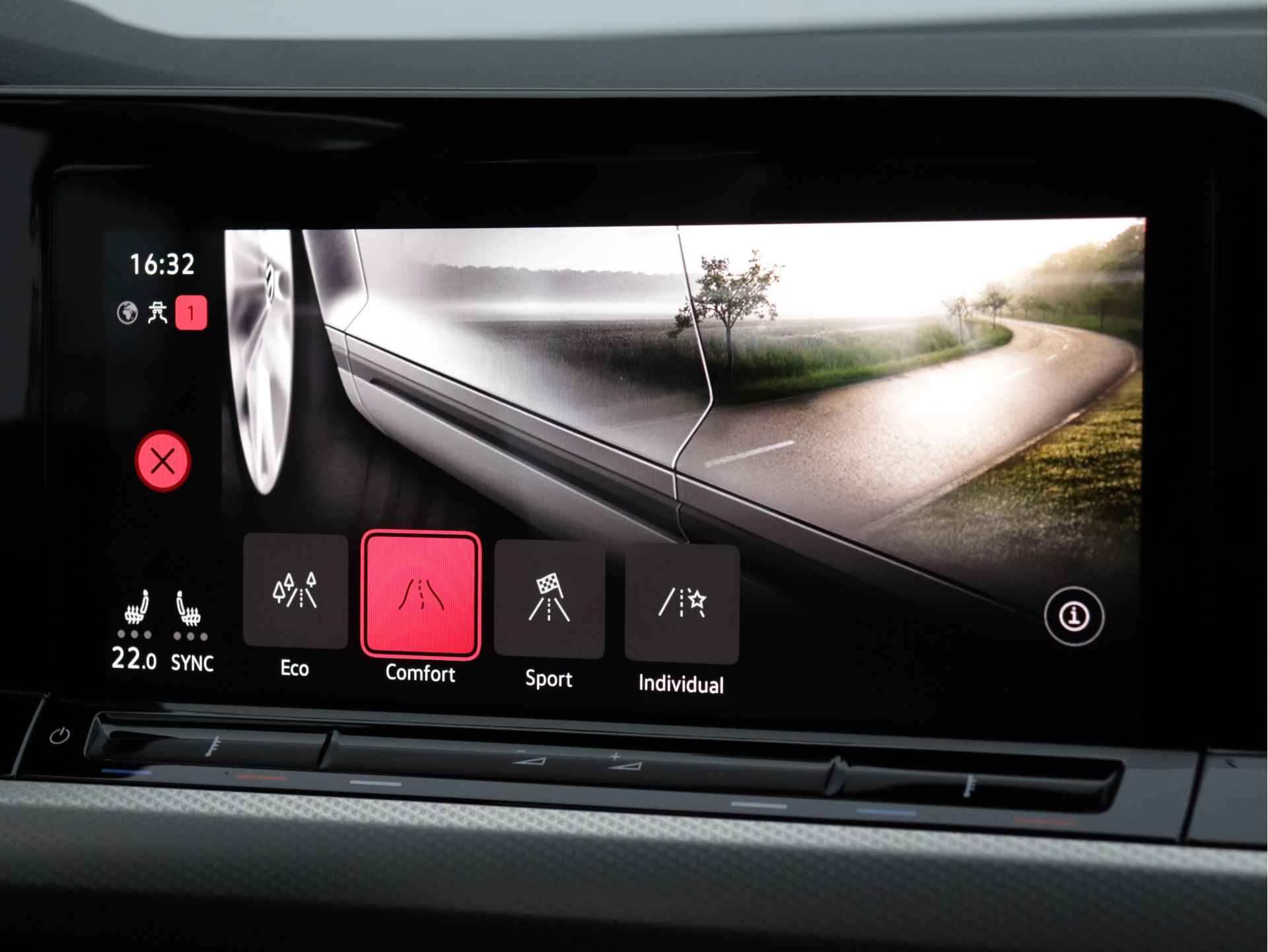 Volkswagen Golf 1.5 eTSI Move 130pk Automaat | Navigatie | Camera | Stoel- en Stuurverwarming | Getint Glas - 36/48