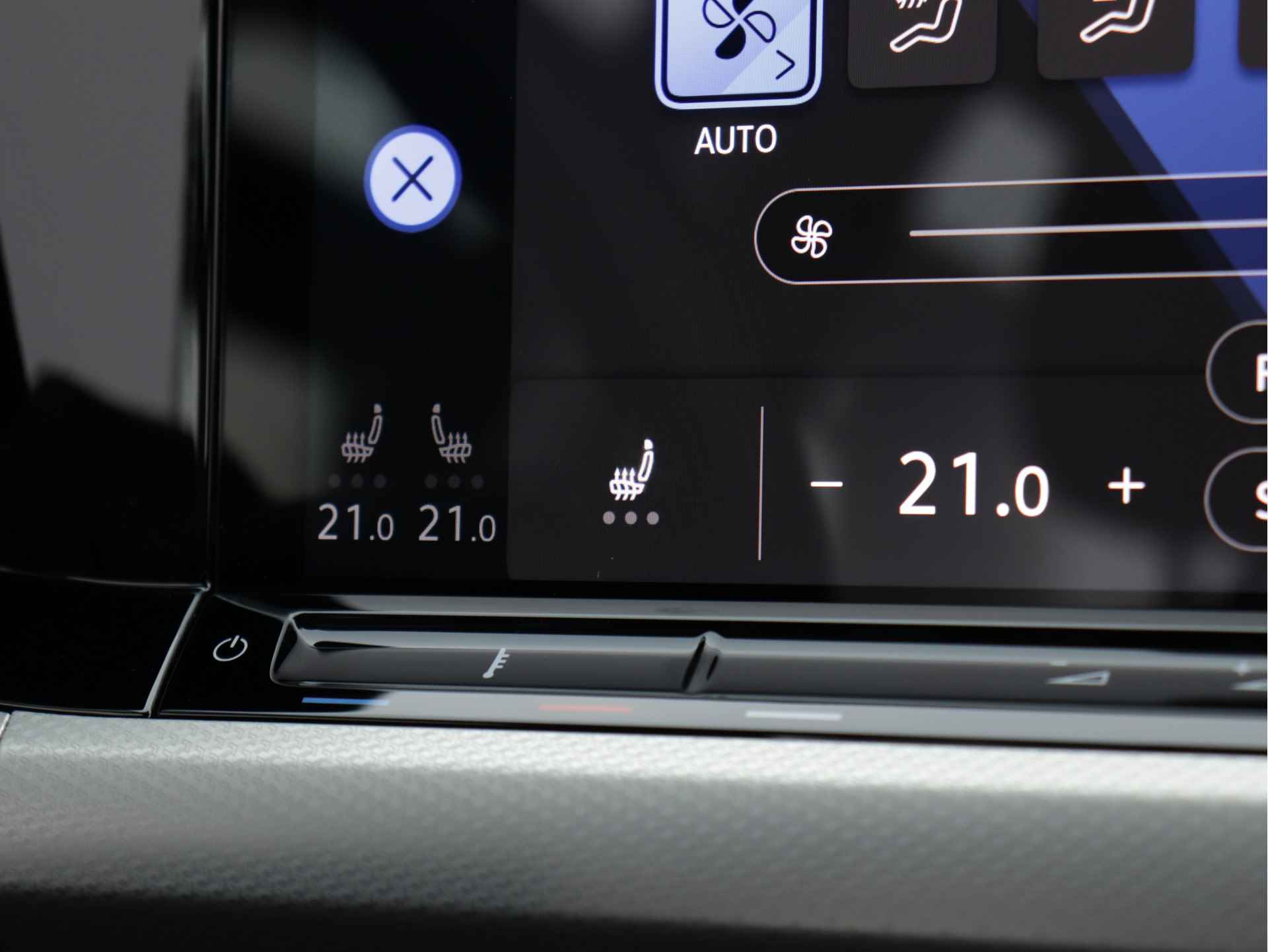 Volkswagen Golf 1.5 eTSI Move 130pk Automaat | Navigatie | Camera | Stoel- en Stuurverwarming | Getint Glas - 41/48