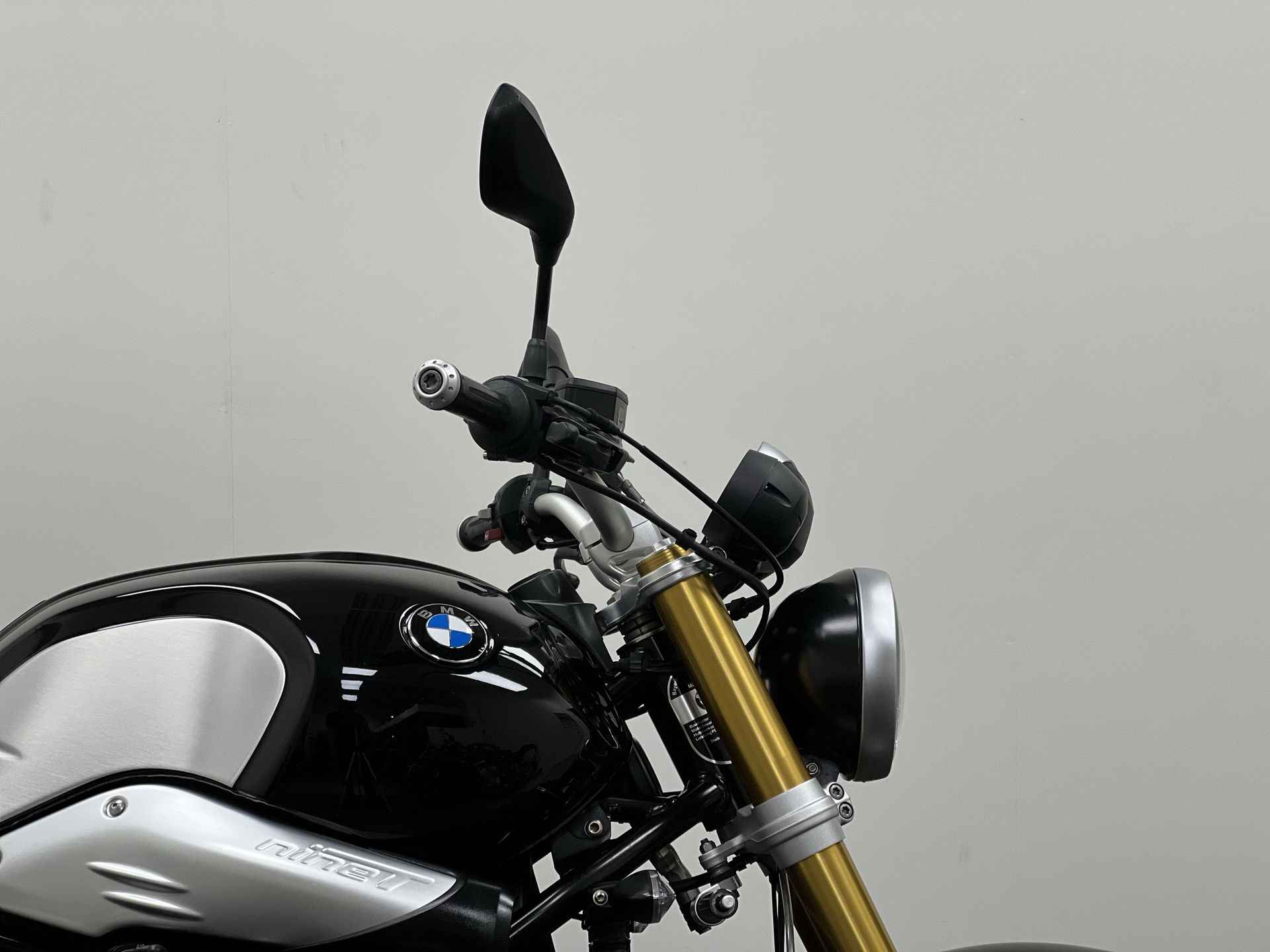 BMW R nine T 1200 - 1/16