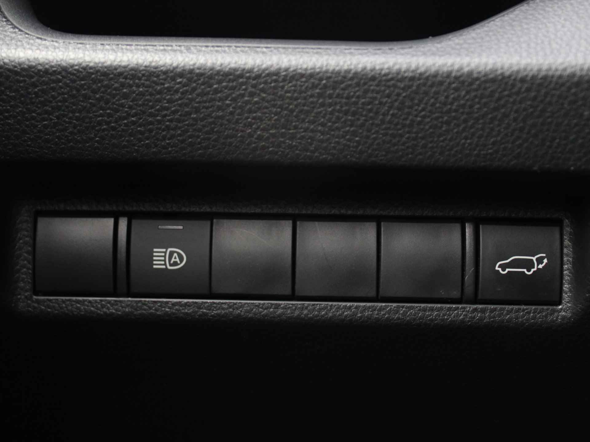 Toyota RAV4 2.5 Hybrid Dynamic Automaat Fabrieksgarantie tot 2027/200.000KM! Adaptieve Cruise Control, Carplay/Android Auto, Keyless Go, Bluetooth - 33/41