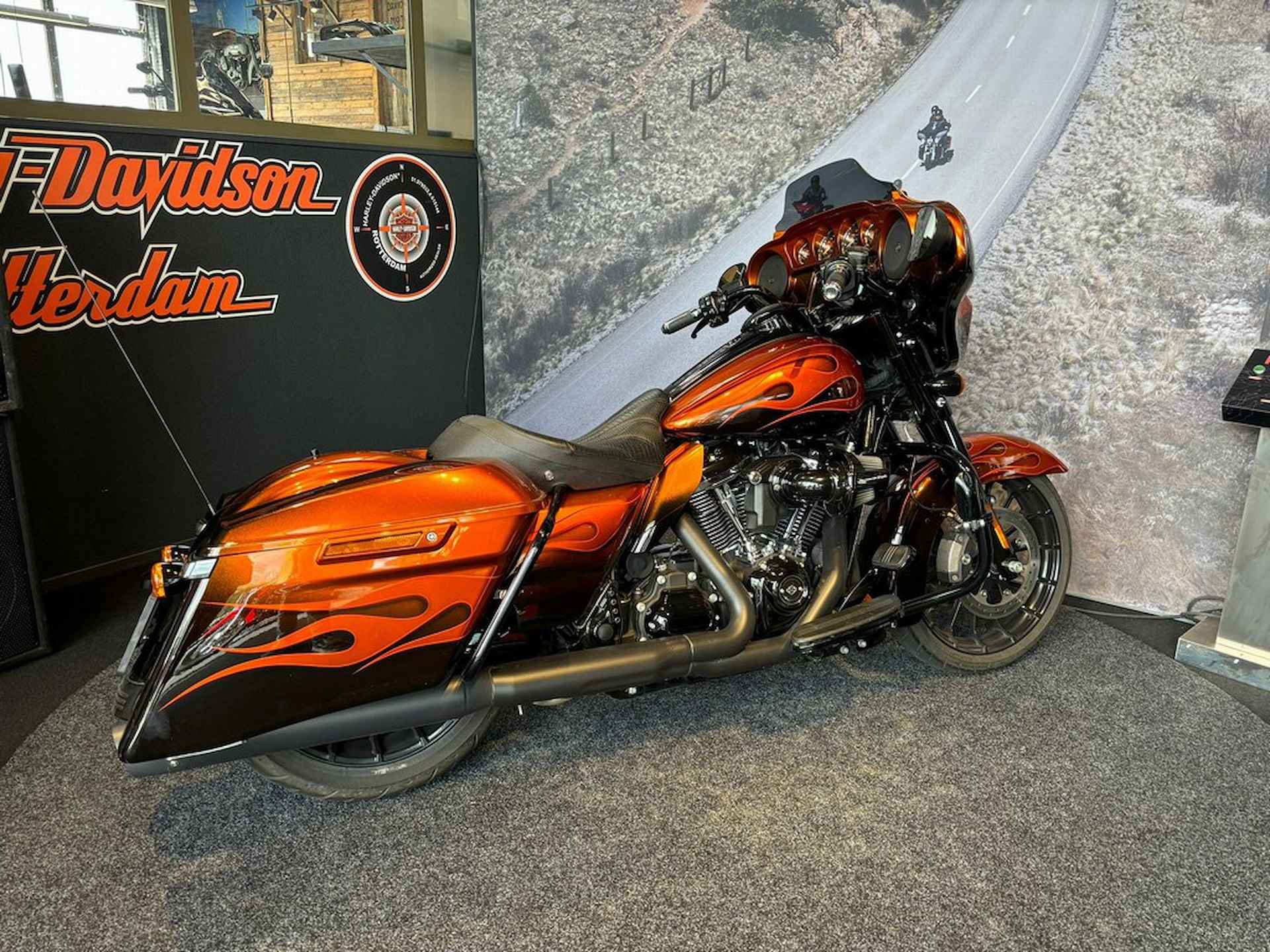 Harley-Davidson FLHXS STREET GLIDE SPECIAL - 2/17