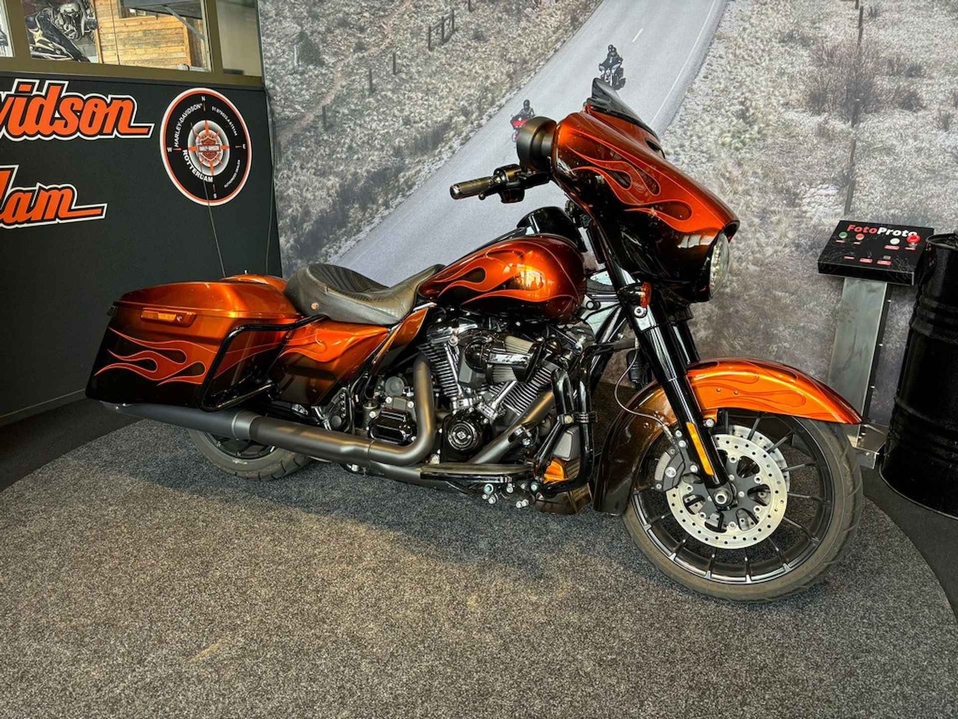 Harley-Davidson FLHXS STREET GLIDE SPECIAL - 5/17