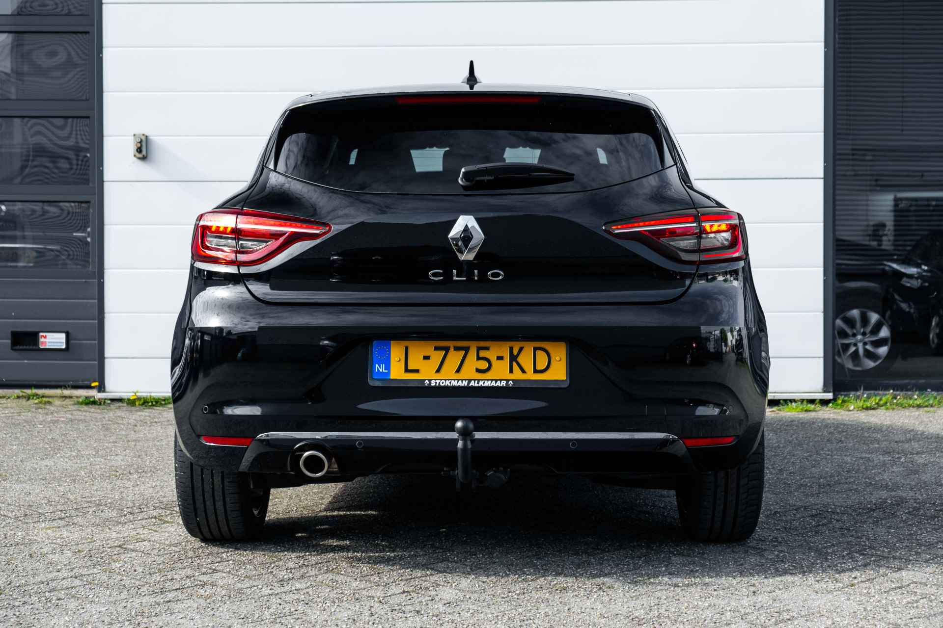 Renault Clio 1.0 TCe 90pk Initiale Paris | Stoelverwarming voor | Camera Rondom | Luxe Uitvoering | Trekhaak | incl. Bovag rijklaarpakket met 12 maanden garantie | - 4/52
