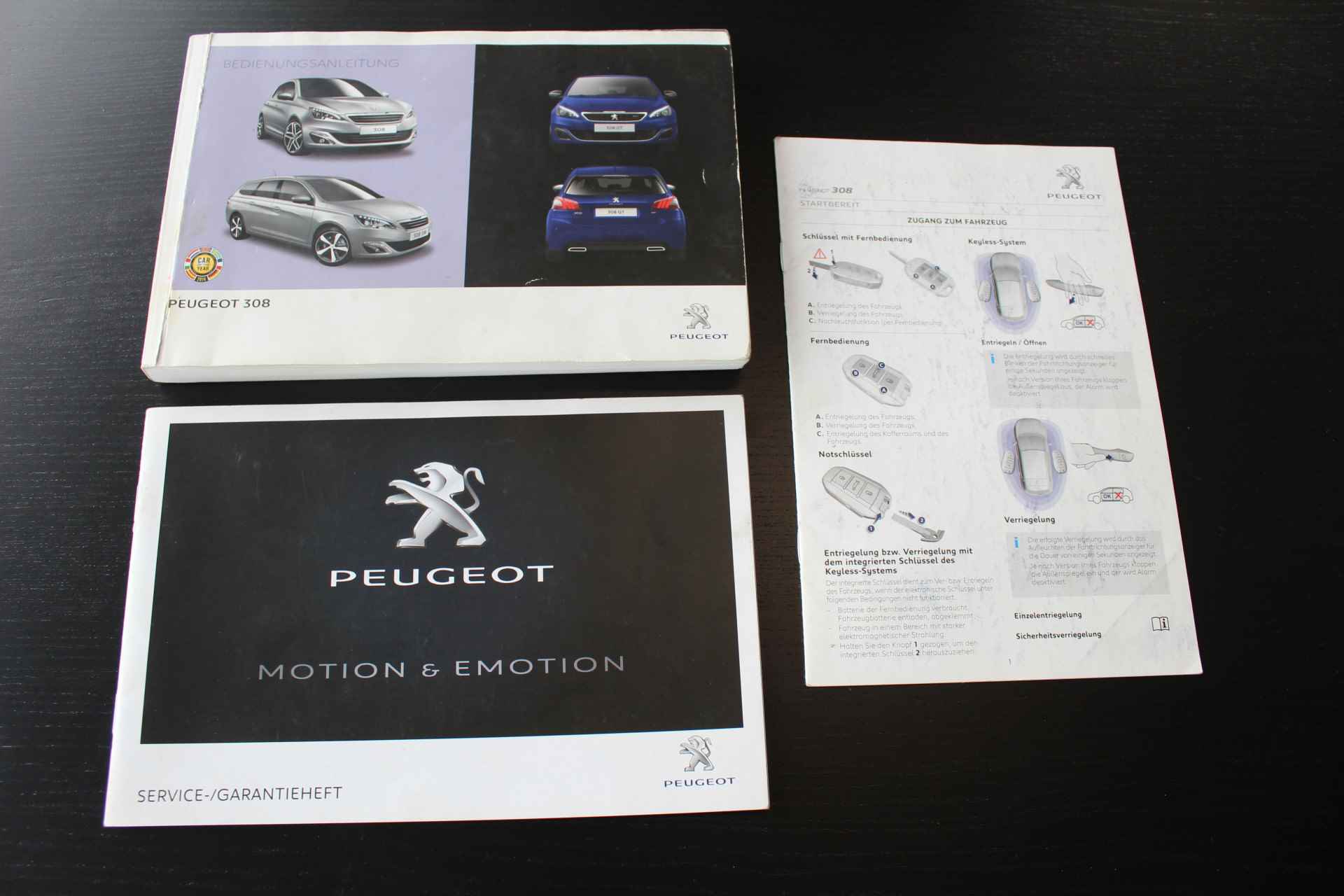 Peugeot 308 1.2 PureTech Allure | Incl. 1 jaar Garantie | Cruise controle | Stoelmassage | Elektrisch verstelbare stoelen met geheugen | Achteruitrijcamera | Climate controle | Stoelverwarming | Parkeersensoren V+A | Navigatie | Xenon koplampen | Lederen bekleding | Automatisch inparkeren | Dodehoek detectie | 17 Inch LMV | - 58/59
