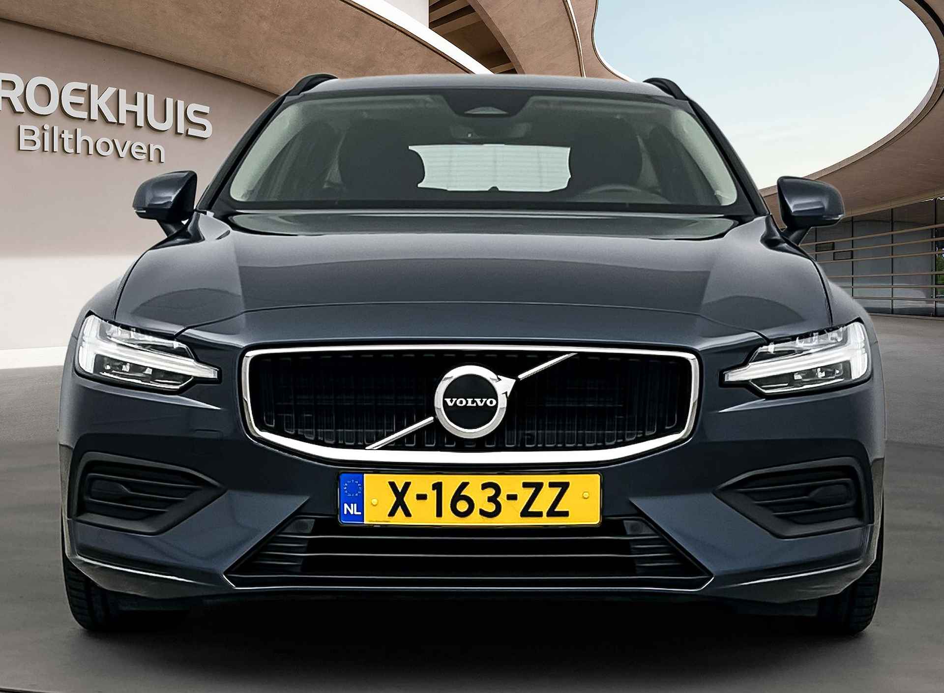 Volvo V60 B3 Essential | Trekhaak | 18'' LMV | BLIS | Pilot Assist | Achterb verw | PDC + Camera - 6/29