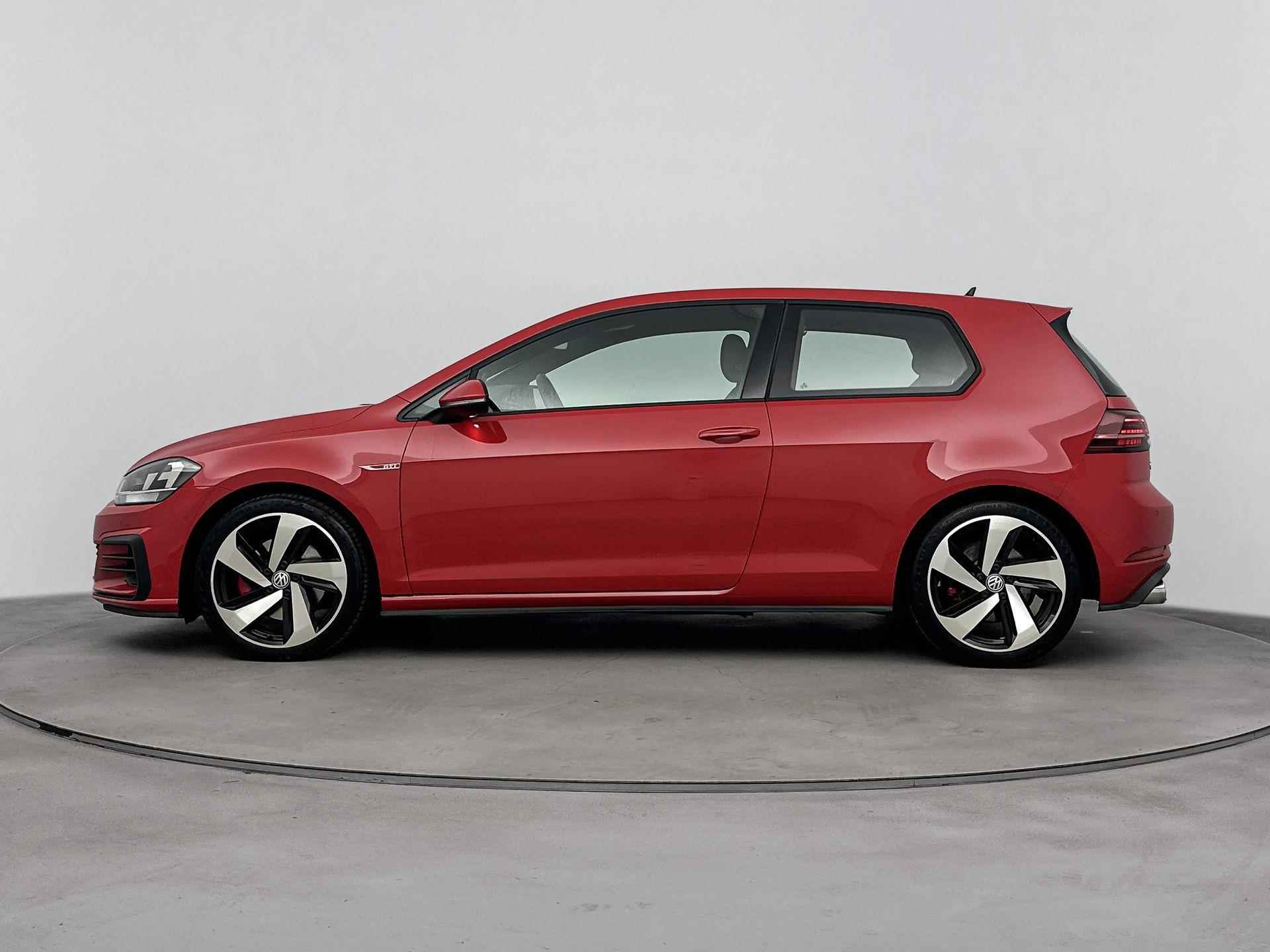 Volkswagen Golf 2.0 TSI GTI | Airco | parkeersensoren Voor/achter | Cruise Control | 18 Inch Velgen | - 2/28