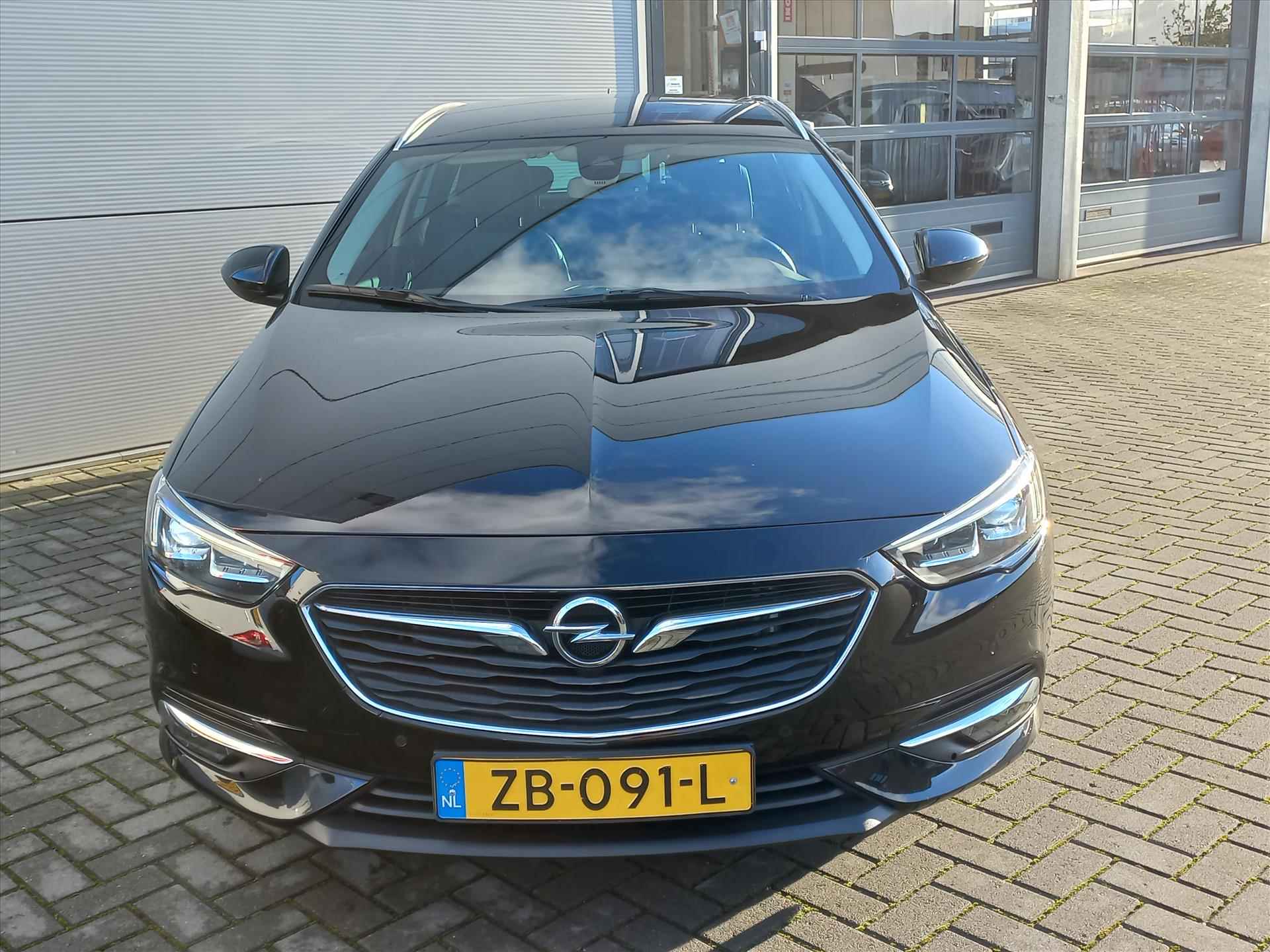 Opel Insignia Sports Tourer 1.5T 165pk Automaat Innovation | Climate control | Navigatie | Camera | AGR stoelen | Lm velgen | All season - 2/43