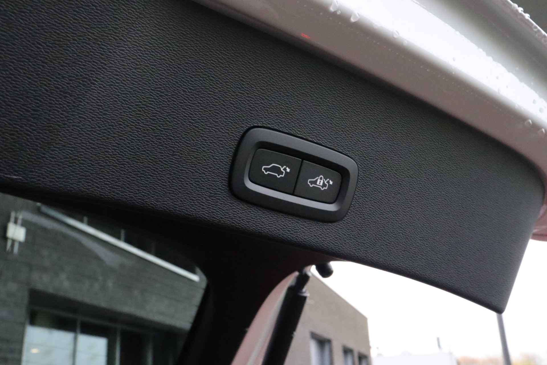 Volvo C40 Recharge Ultimate | Nieuw! | 360° Camera | Microtech Nubuck Bekleding | Harman Kardon | 20 Inch met All Season Banden | Panorama - 12/57