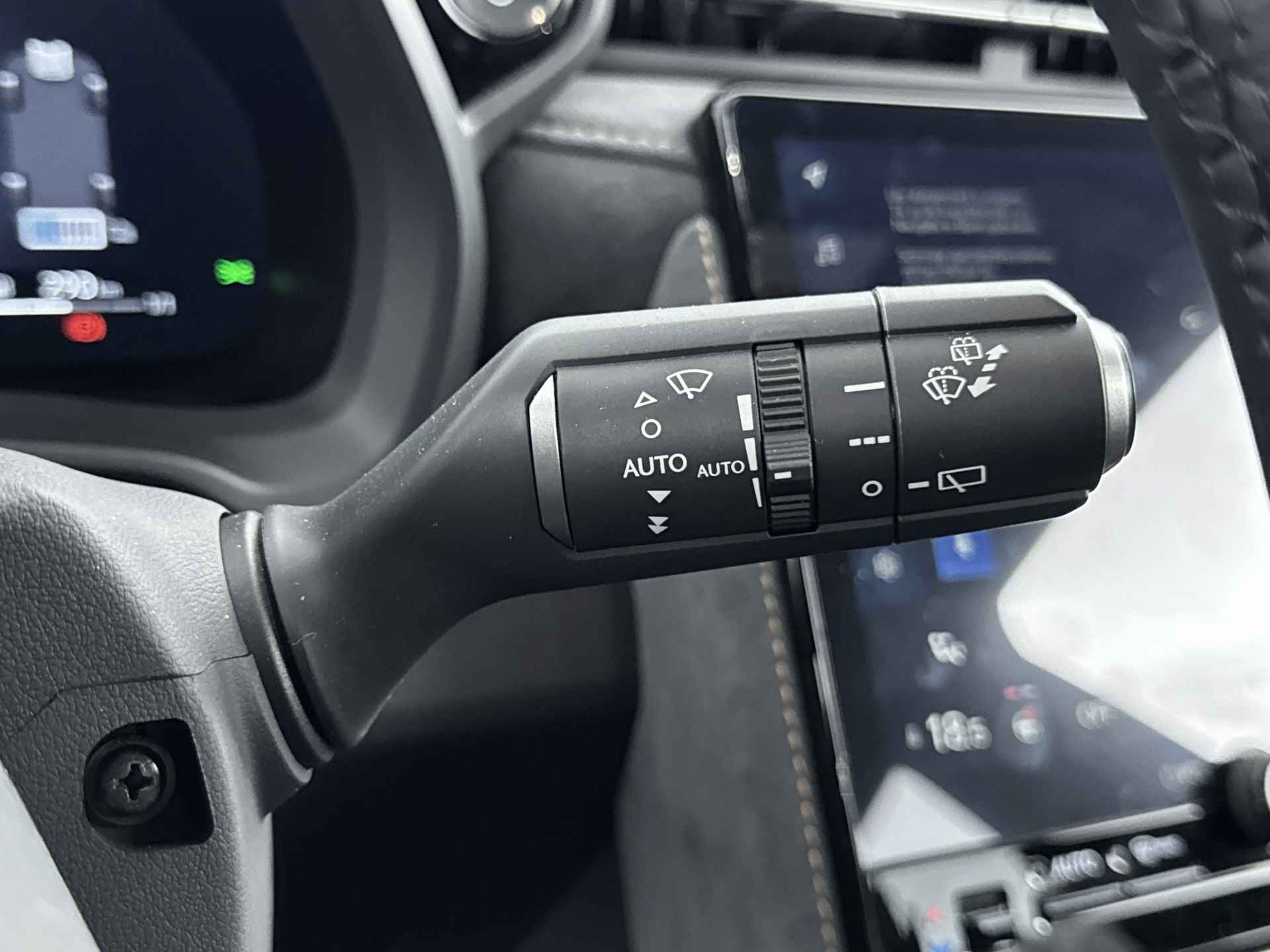 Lexus LBX Cool 2WD | Advance Pack | Mark Levinson | Head up Display | Demo - 23/40