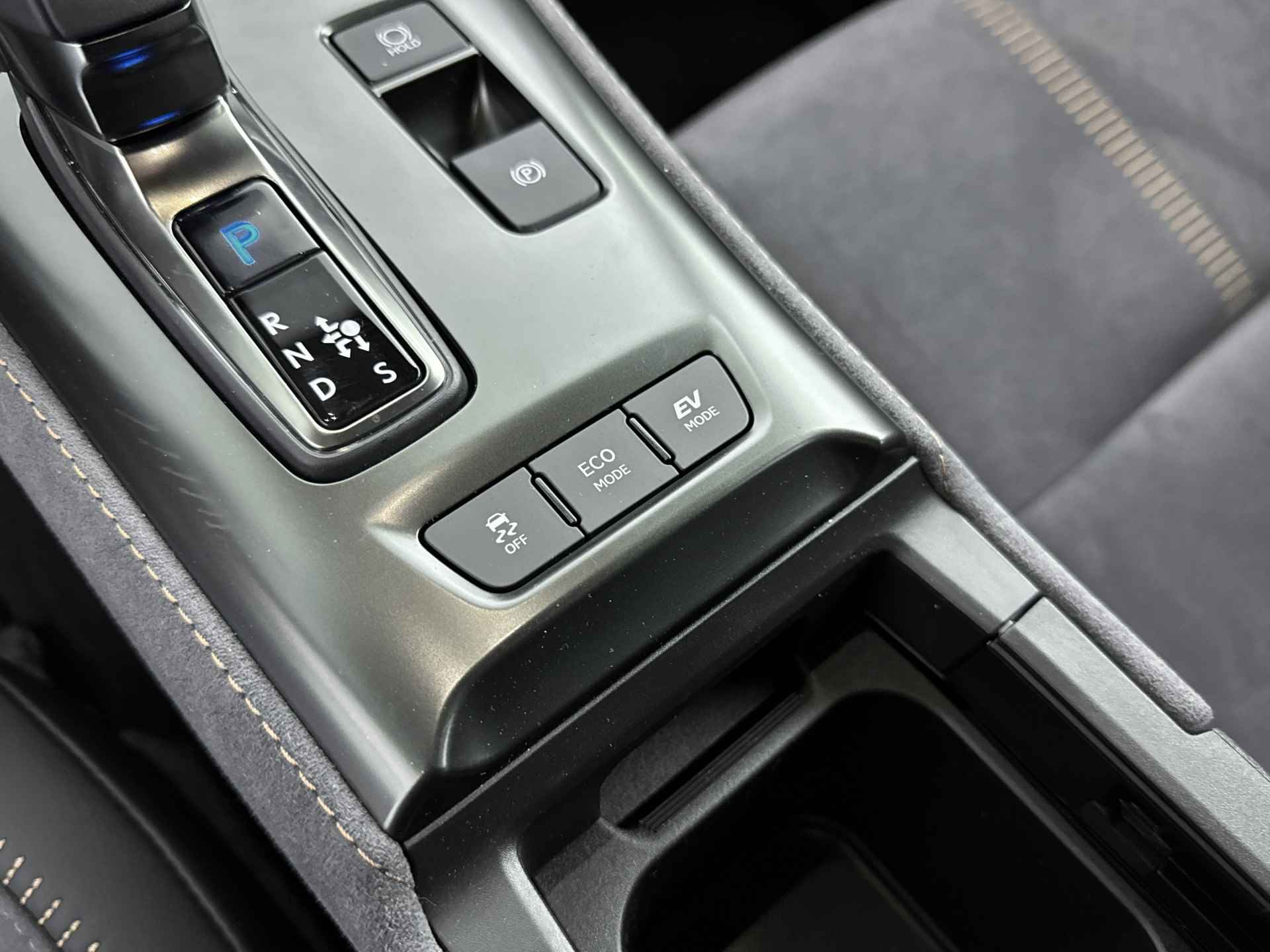 Lexus LBX Cool 2WD | Advance Pack | Mark Levinson | Head up Display | Demo - 33/40