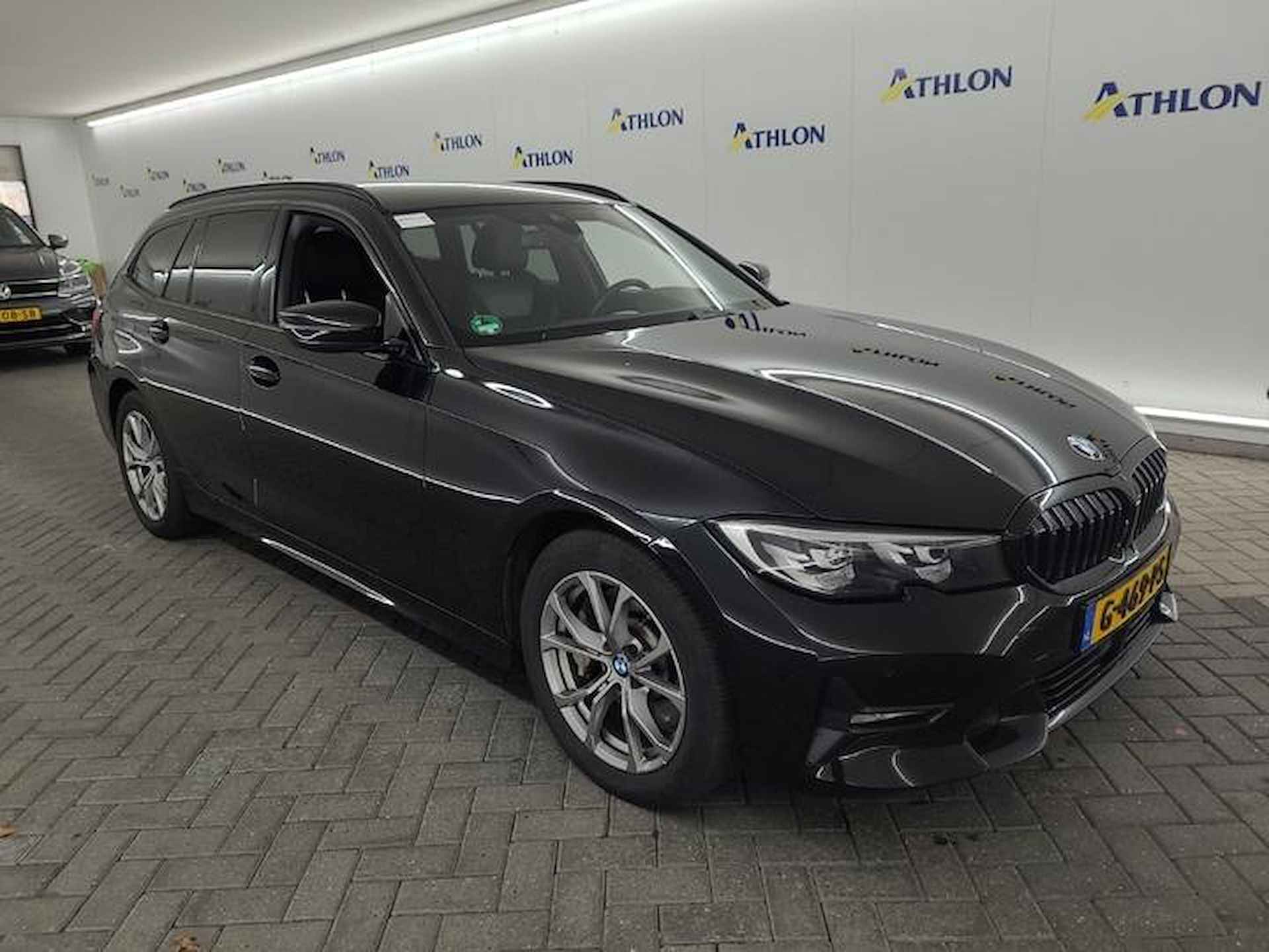 BMW 3-serie Touring 330i Executive Edition | Black Optic | Leer  | NL-Auto | - 5/21