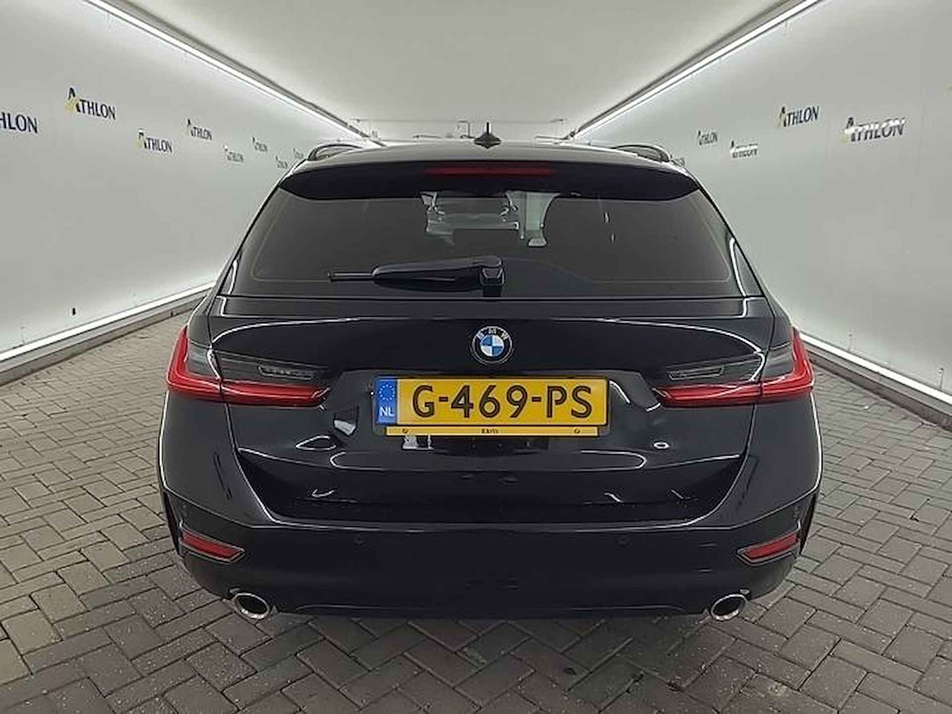 BMW 3-serie Touring 330i Executive Edition | Black Optic | Leer  | NL-Auto | - 9/21