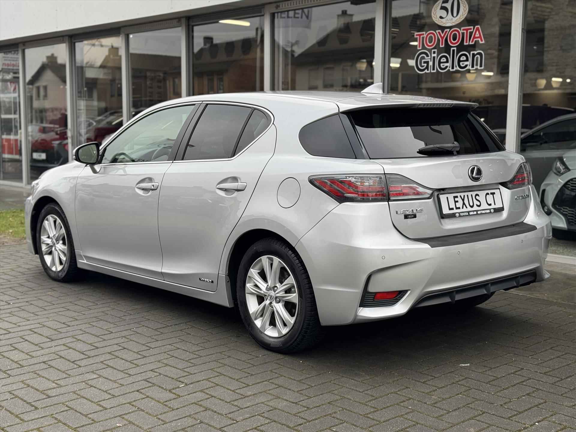 Lexus Ct 200h Luxury Line | Leer, Geheugenfunctie, Stoelverwarming, Parkeersensoren, Navigatie, Camera, Licht + Regensensor - 3/35