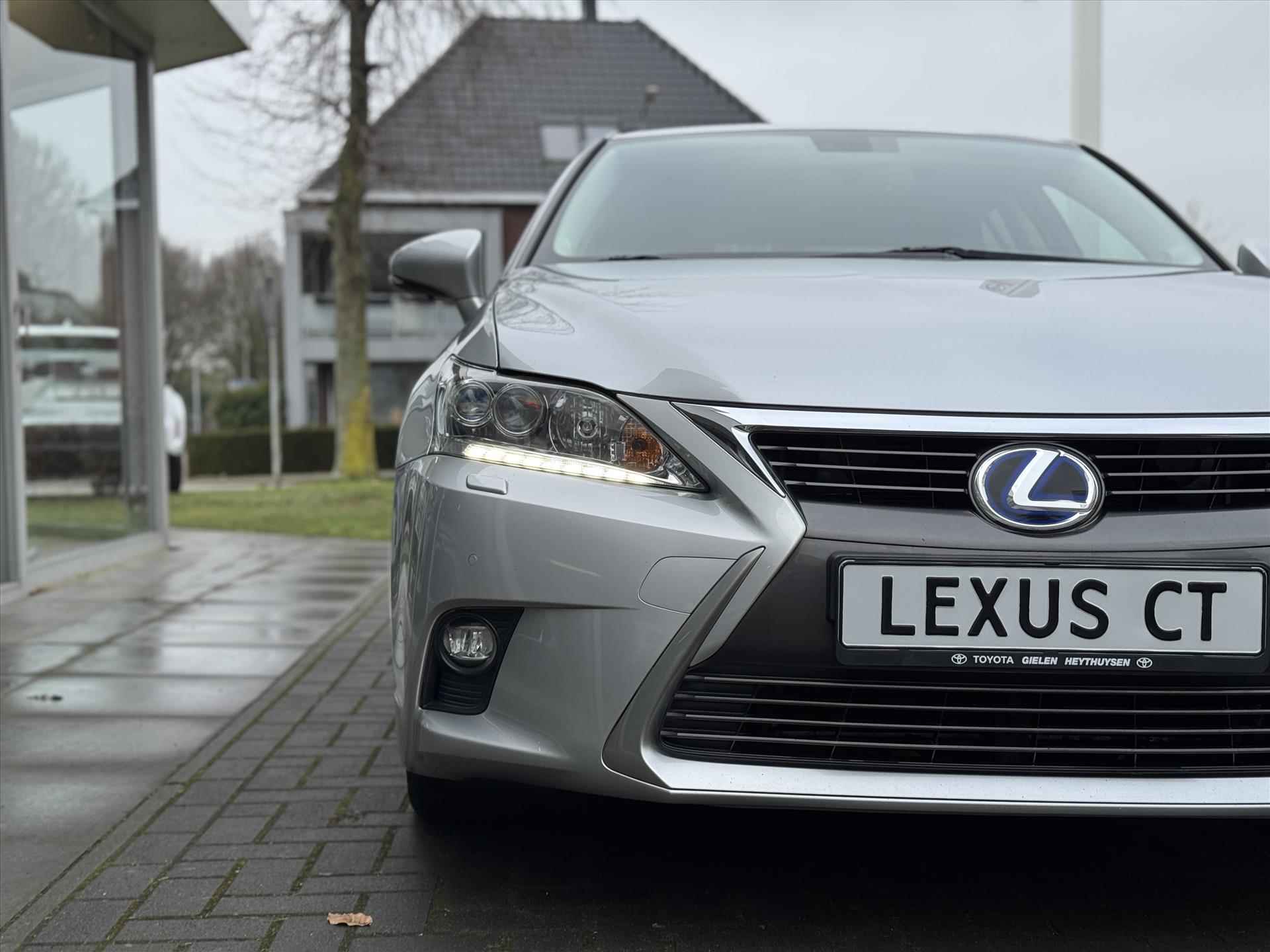 Lexus Ct 200h Luxury Line | Leer, Geheugenfunctie, Stoelverwarming, Parkeersensoren, Navigatie, Camera, Licht + Regensensor - 6/35