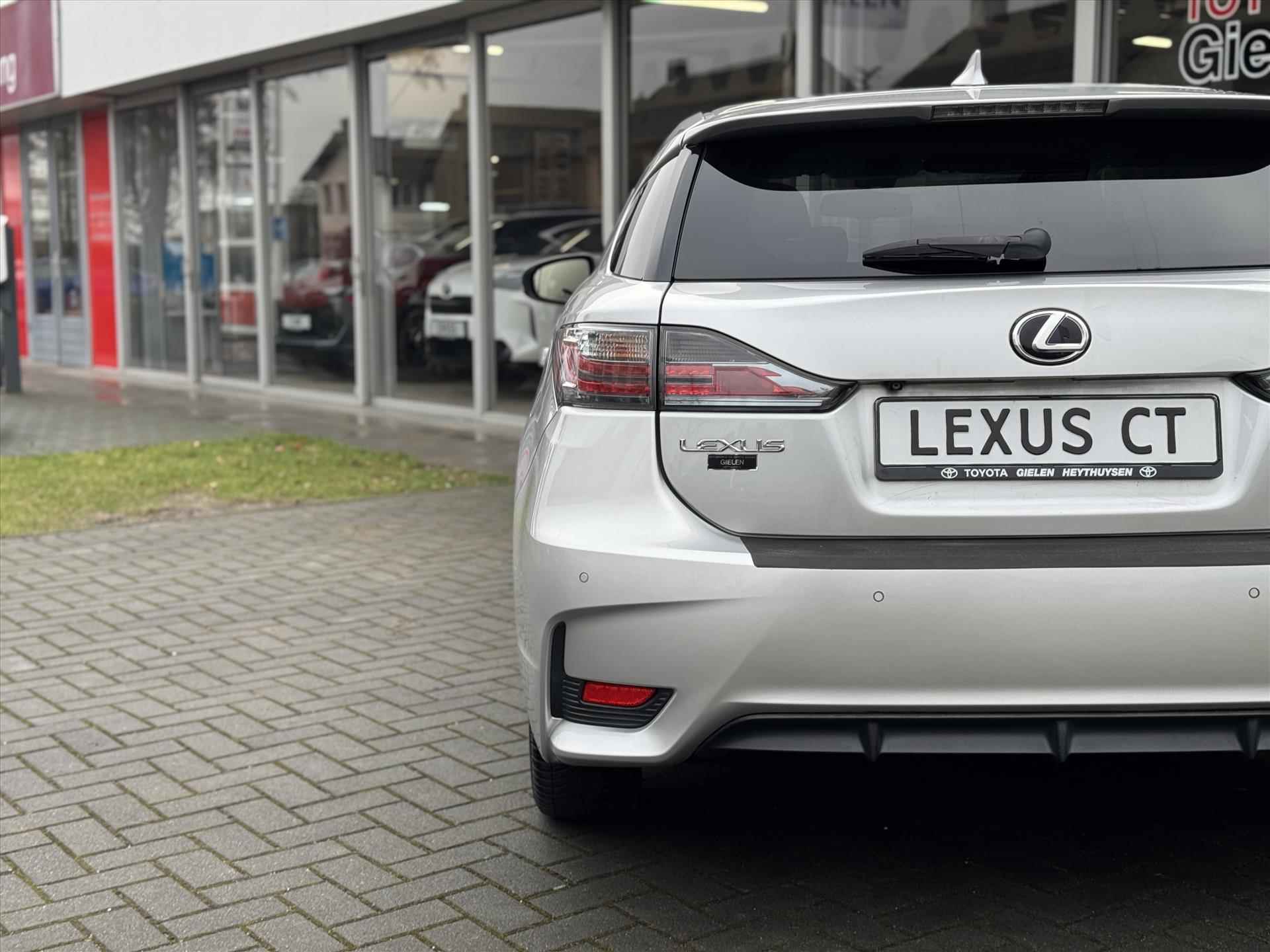 Lexus Ct 200h Luxury Line | Leer, Geheugenfunctie, Stoelverwarming, Parkeersensoren, Navigatie, Camera, Licht + Regensensor - 11/35