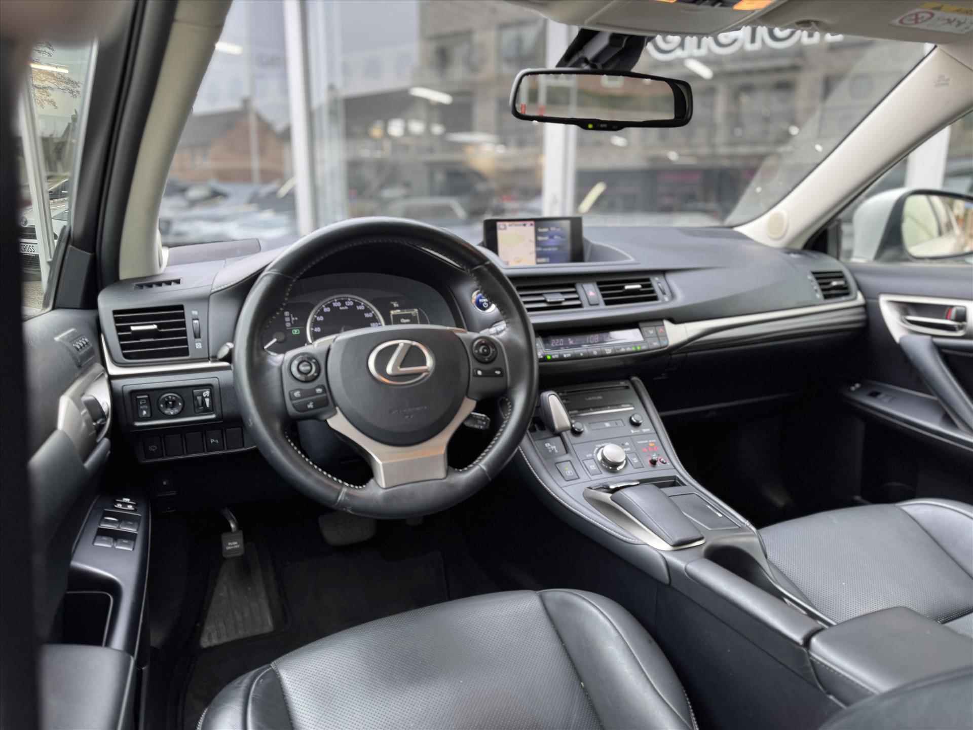 Lexus Ct 200h Luxury Line | Leer, Geheugenfunctie, Stoelverwarming, Parkeersensoren, Navigatie, Camera, Licht + Regensensor - 14/35