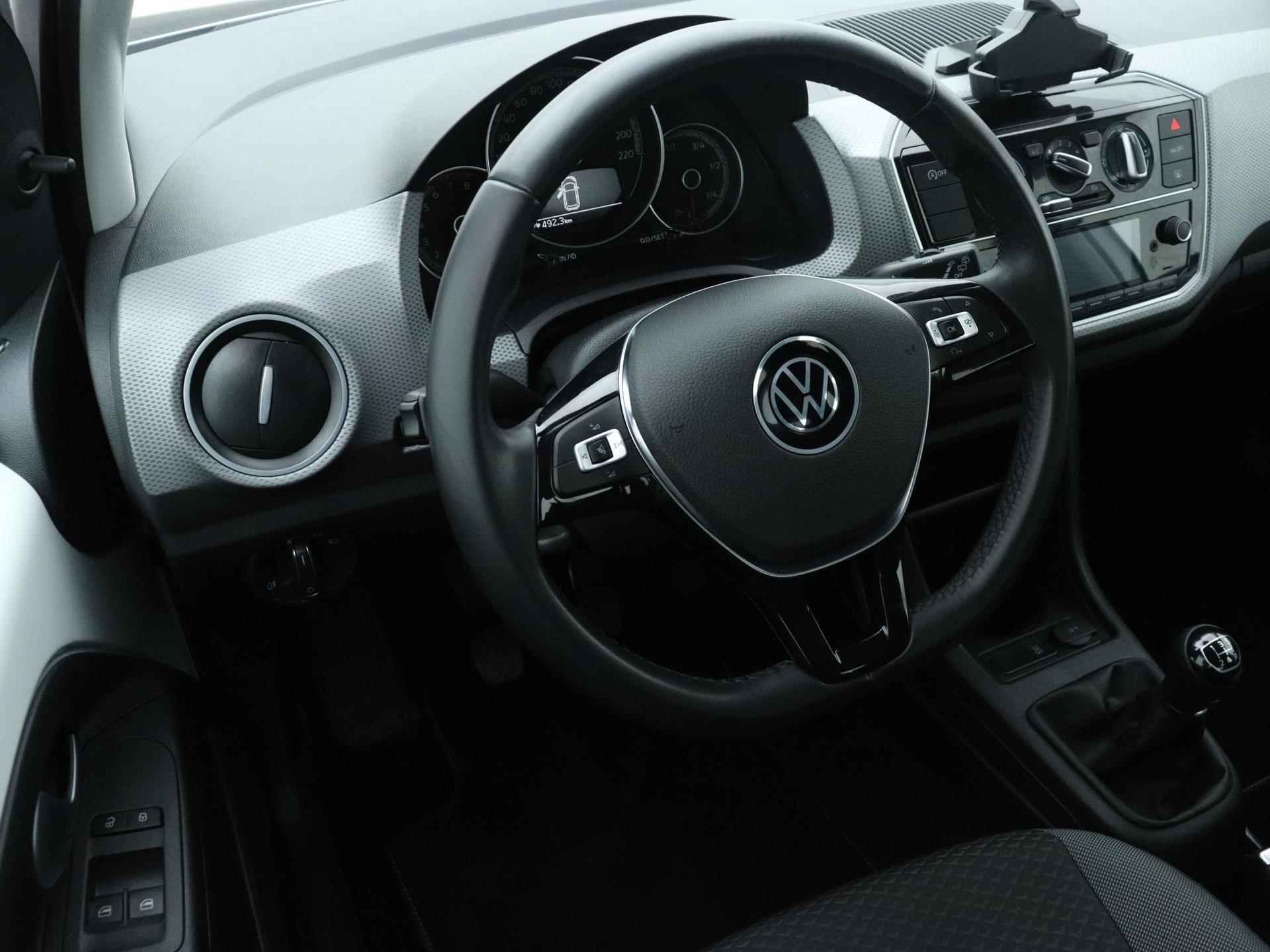 Volkswagen Up! 1.0 All Season Banden | Achterruitrijcamera | Multifunctioneel Stuurwiel | Parkeersensoren | Lichtmetalen Velgen | Cruise Control | Trekhaak - 4/22