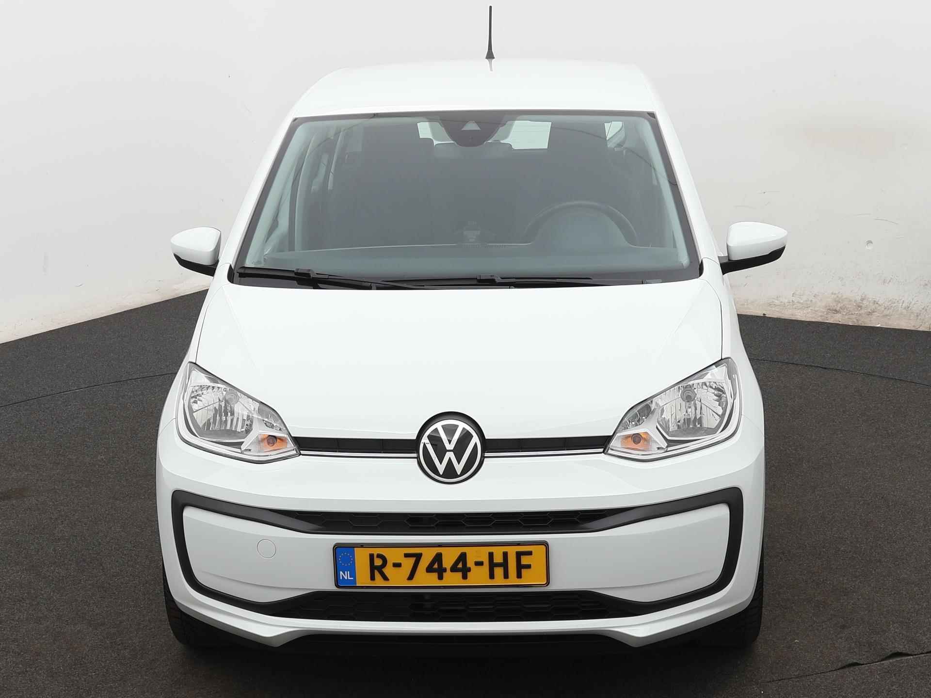 Volkswagen Up! 1.0 All Season Banden | Achterruitrijcamera | Multifunctioneel Stuurwiel | Parkeersensoren | Lichtmetalen Velgen | Cruise Control | Trekhaak - 10/22