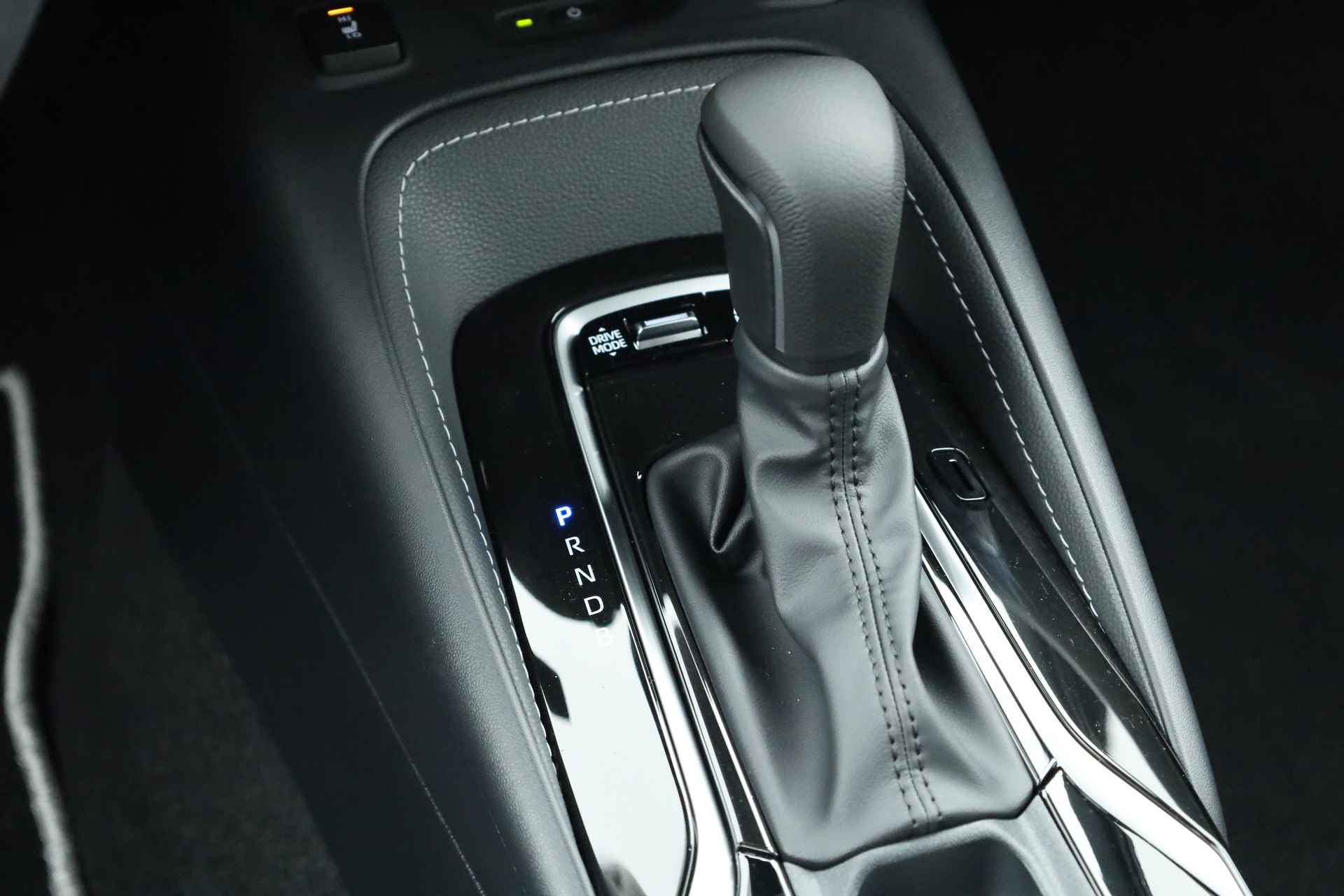 Toyota Corolla Touring Sports 1.8 Hybrid Team D | Navi by App | Adapt. Cruise | Camera | Stoel - Stuurverw. | Keyless - 6/30