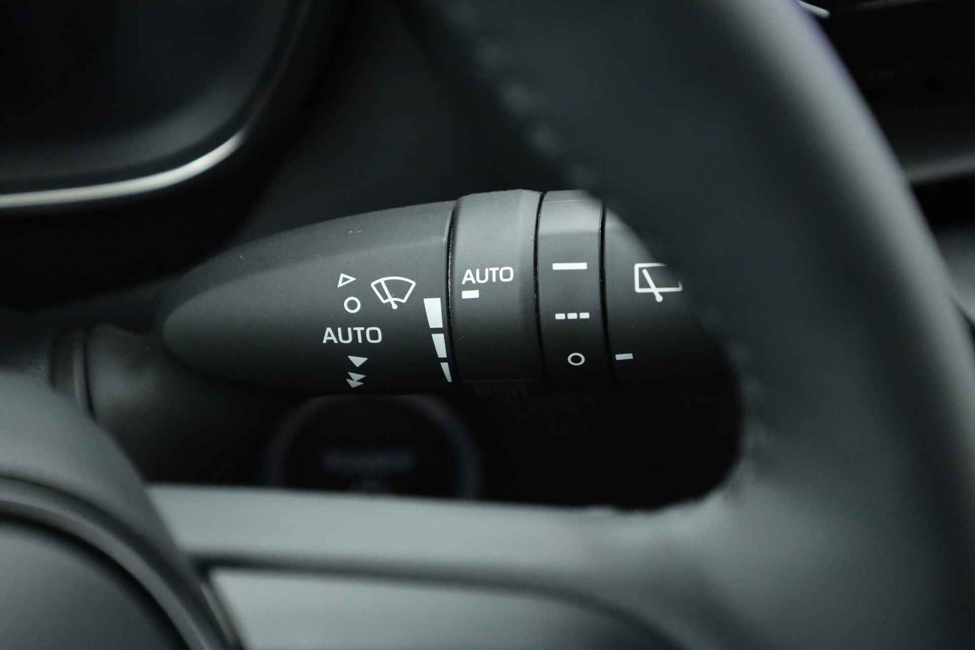 Toyota Corolla Touring Sports 1.8 Hybrid Team D | Navi by App | Adapt. Cruise | Camera | Stoel - Stuurverw. | Keyless - 13/30